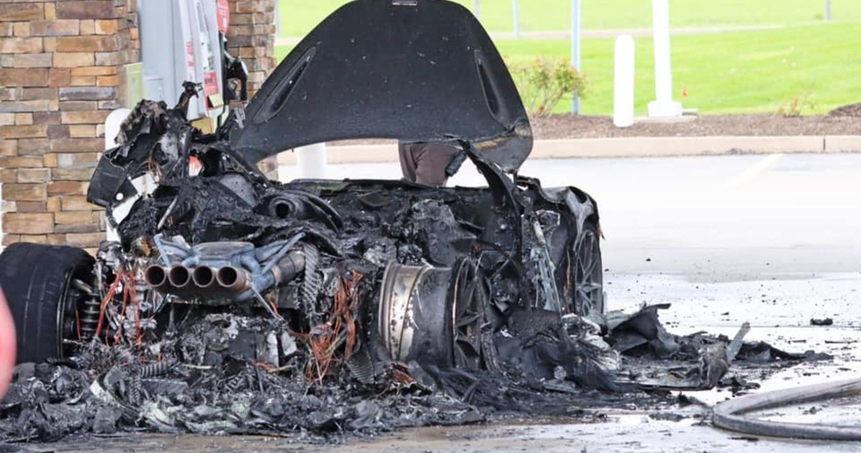 McLaren 765LT burnt to bits