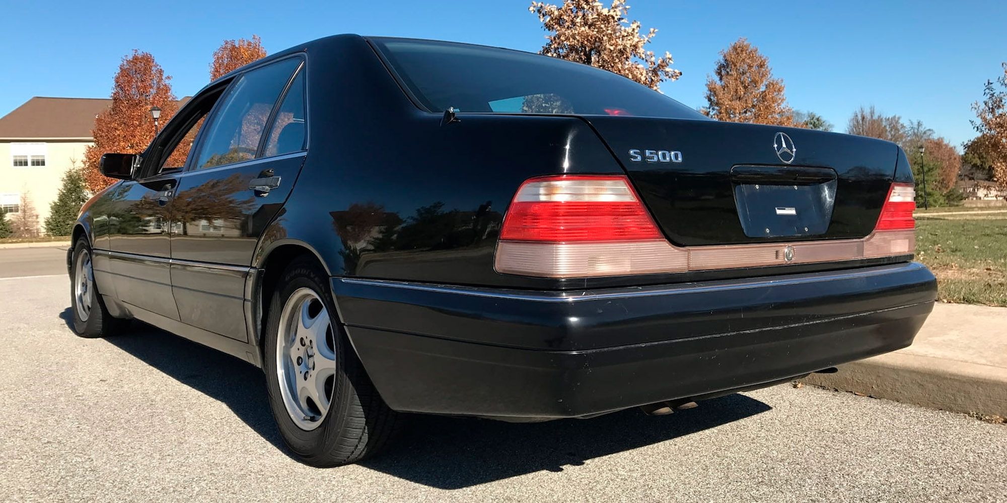 The rear of the W140 S500