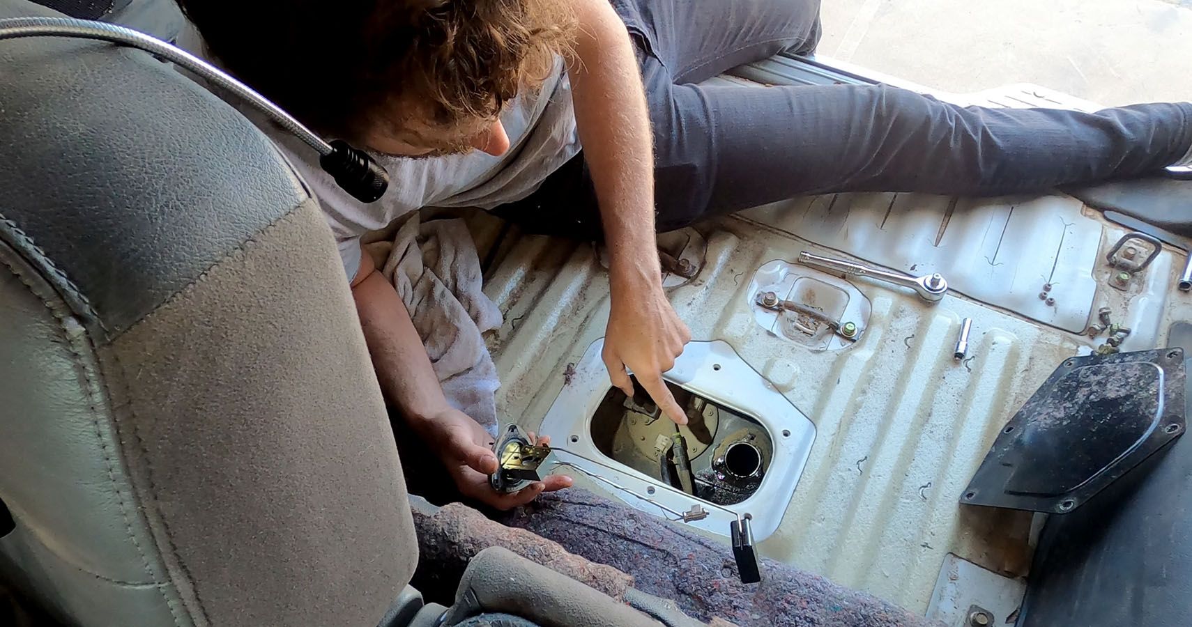 Mitsubishi Montero Project Fixing The Fuel Gauge & Machining A Custom