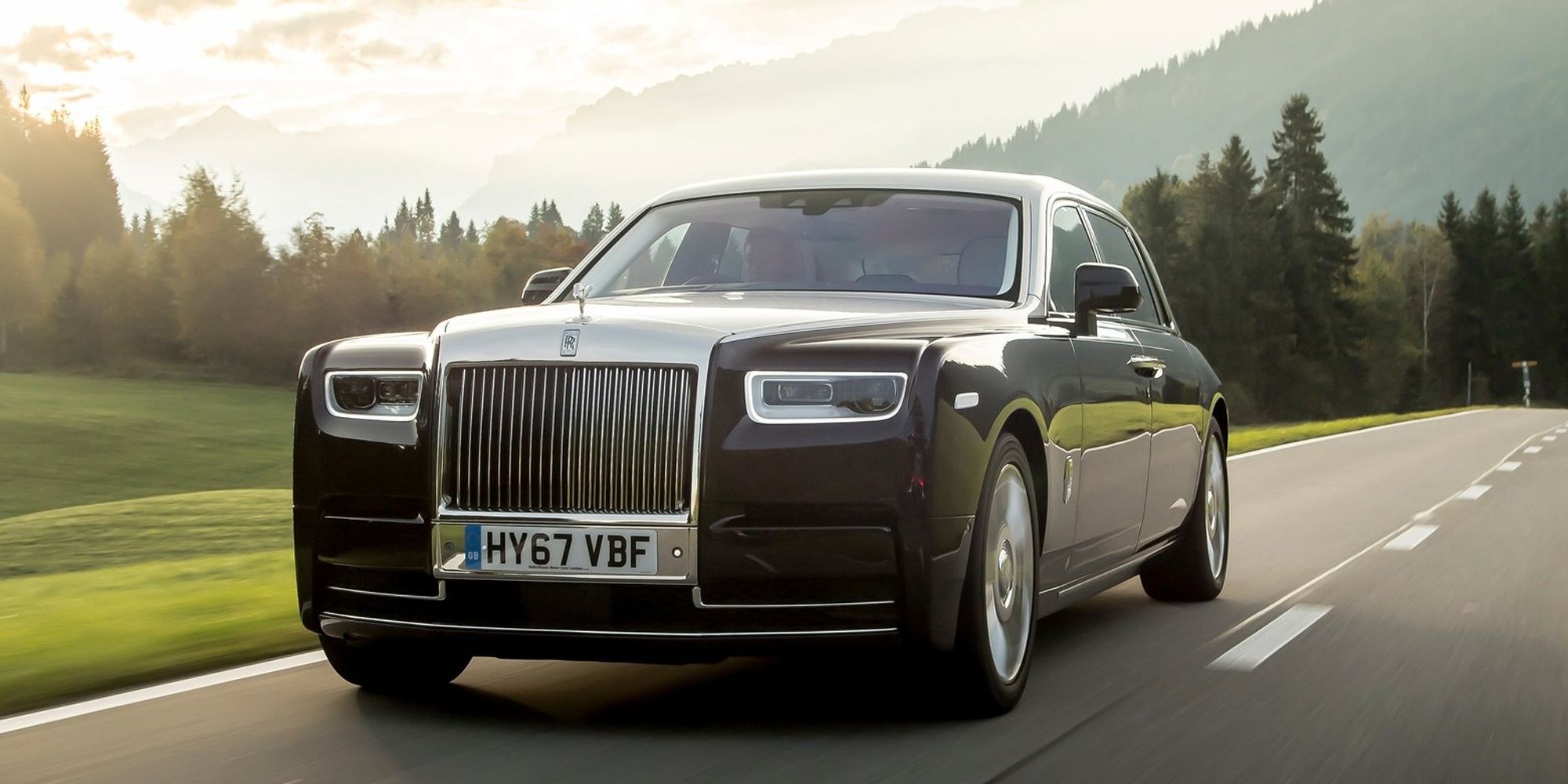 9 Awesome Features Found On The Rolls Royce Phantom