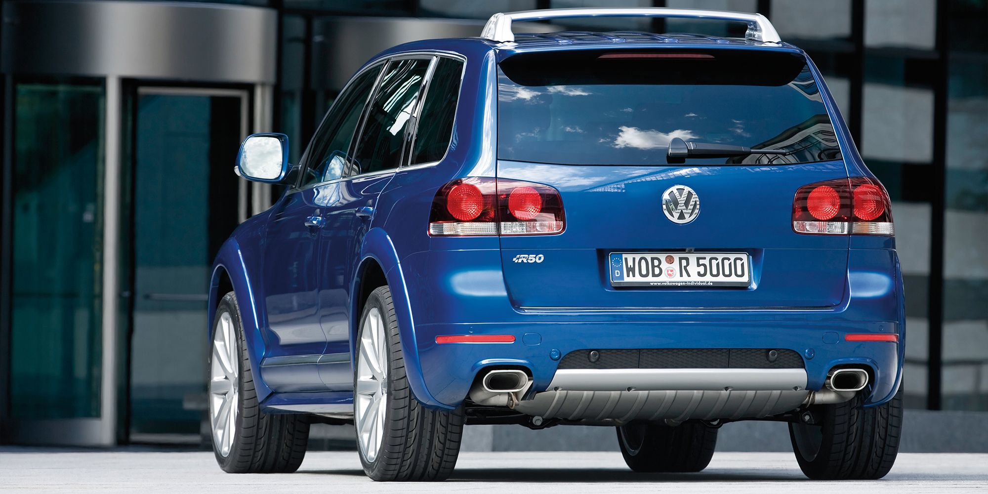 The rear of the Touareg R50