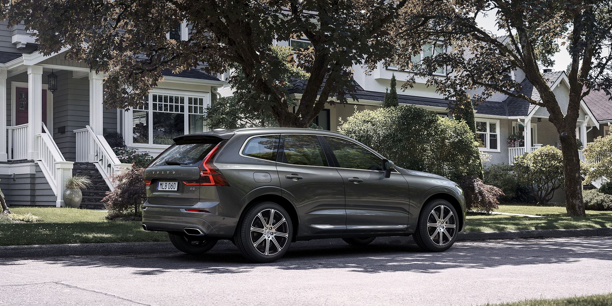 Rear 3/4 view of the Volvo XC90