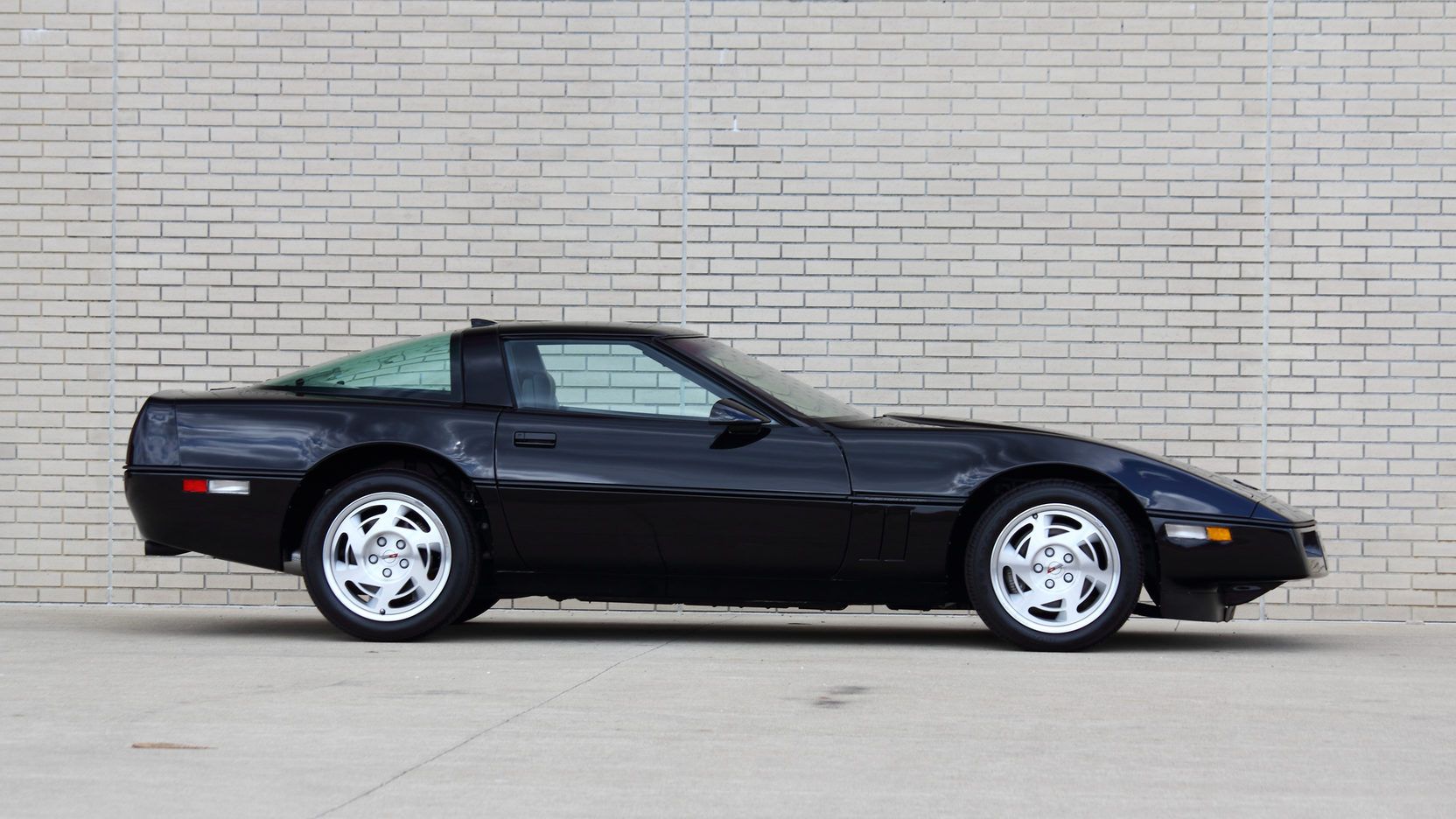 1990-Chevrolet-Corvette-ZR-1