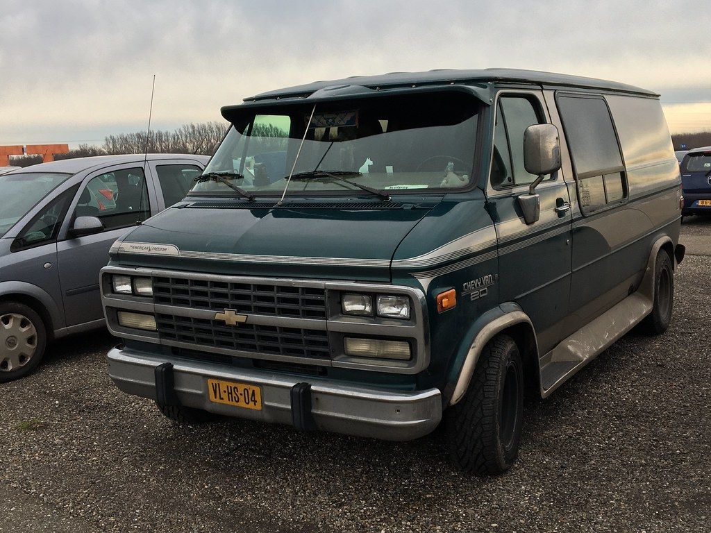This 1996 Chevy G-series comes with a vent window