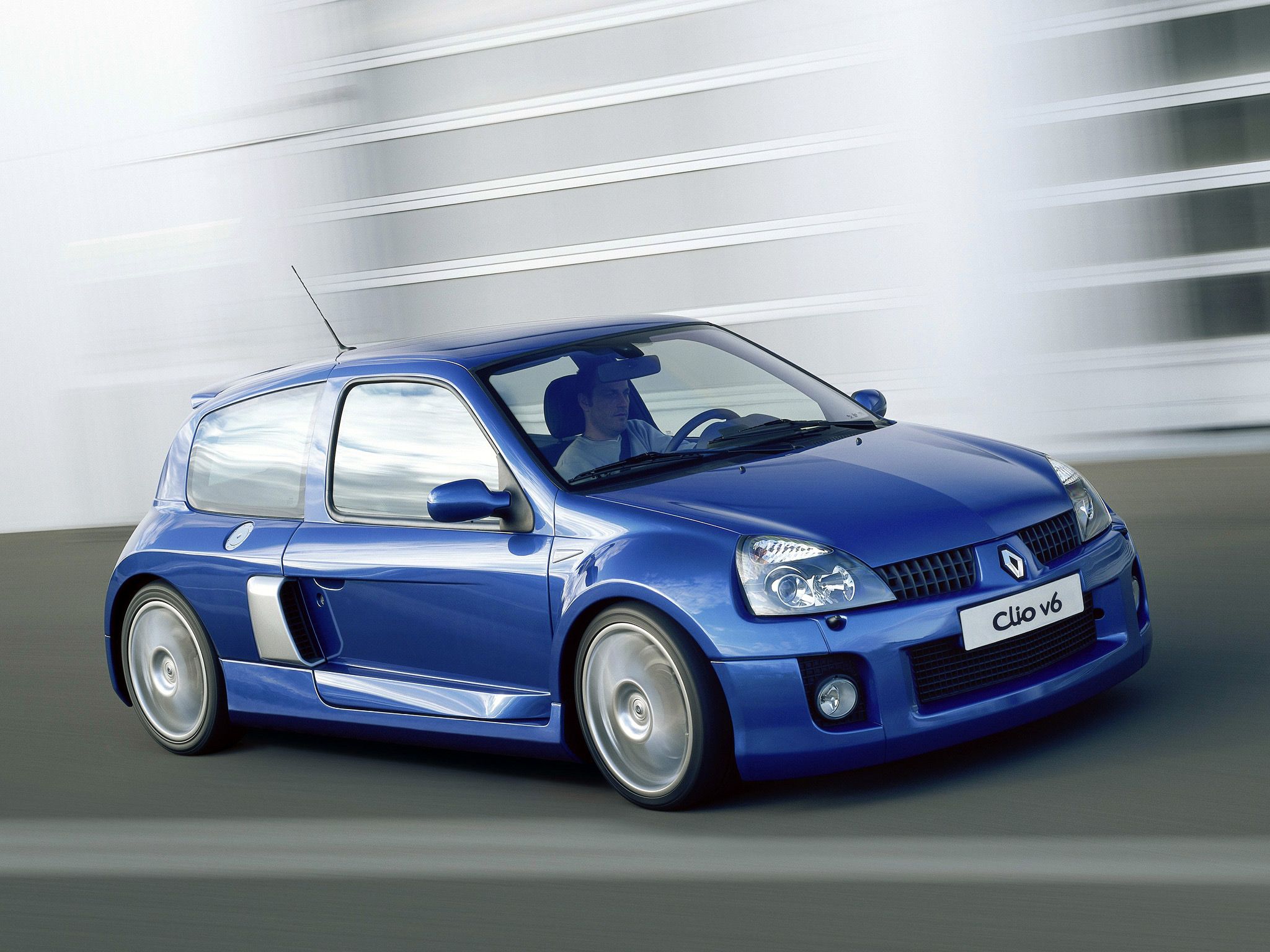 10 Things You Didn't Know About The Renault Clio V6