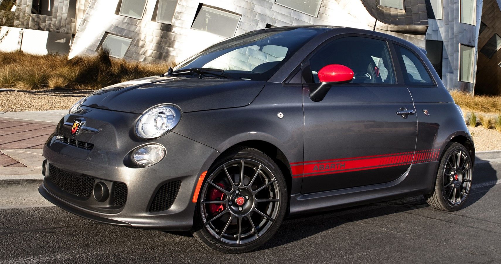 Fiat 500 Abarth looks sinister in the black-red exterior color