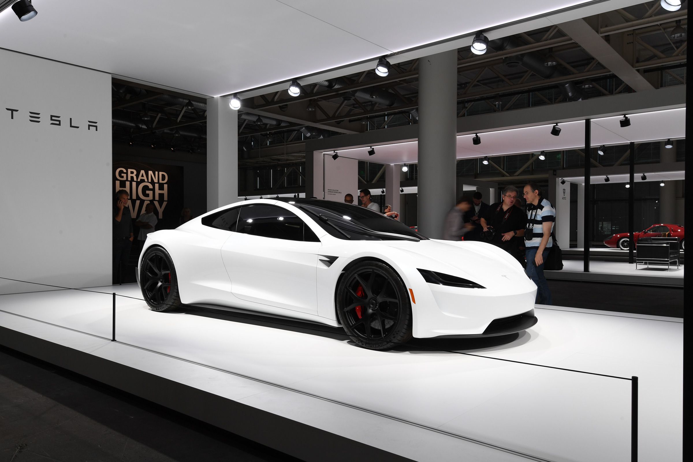 2022-Tesla-Roadster-White-2400x1600