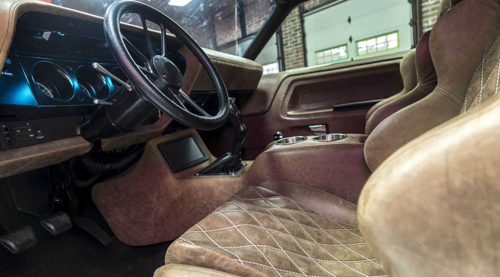 Dodge Challenger Hellcat Restomod interior