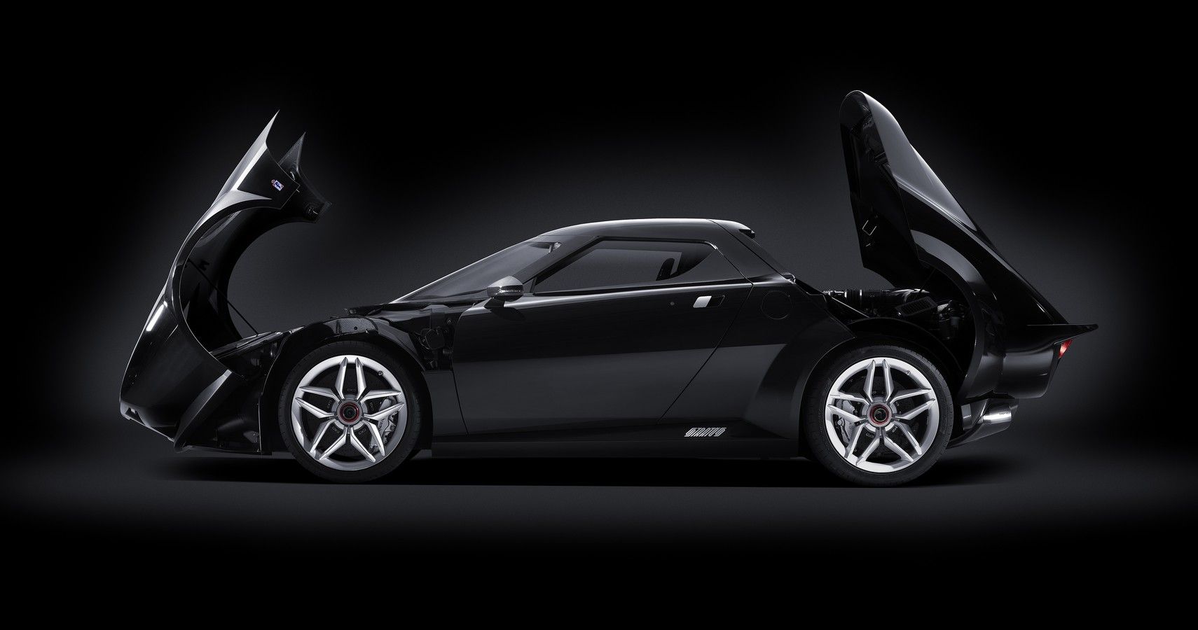 価格変更　RACING43LANCIA　STRATOS New Stratos to cost £570,000