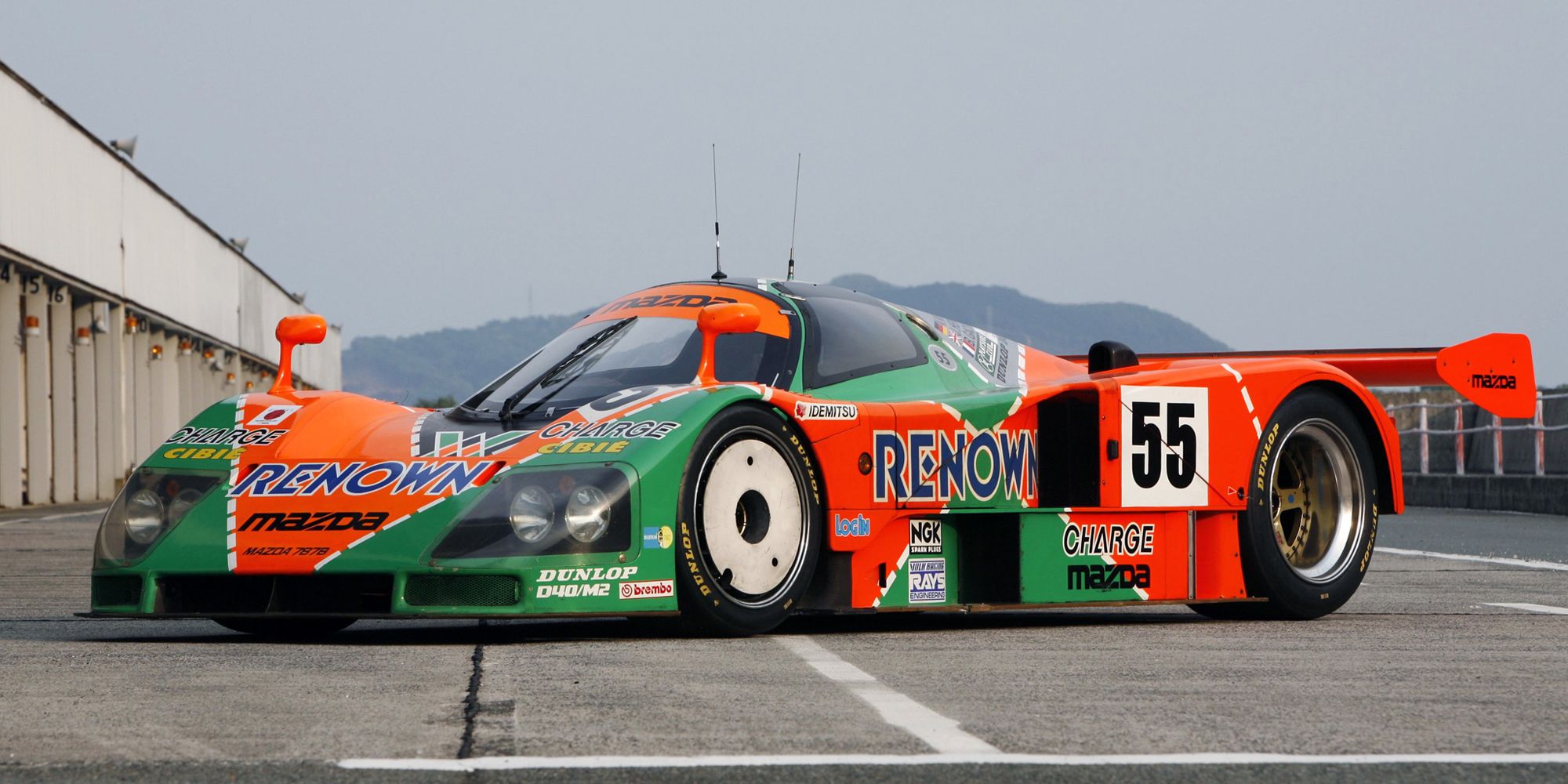 Front 3/4 view of the Mazda 787B