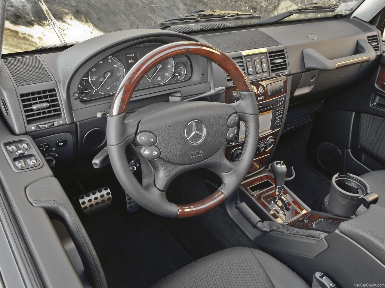 burlnut Mercedes-Benz-G-Class-Interior