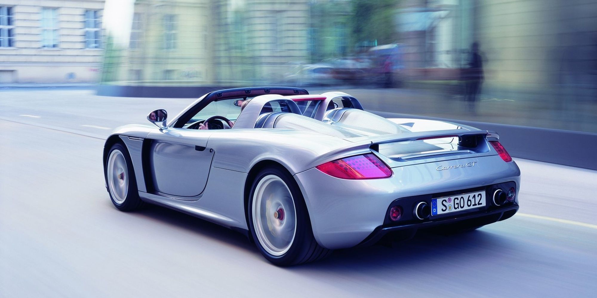 Rear 3/4 view of the Carrera GT
