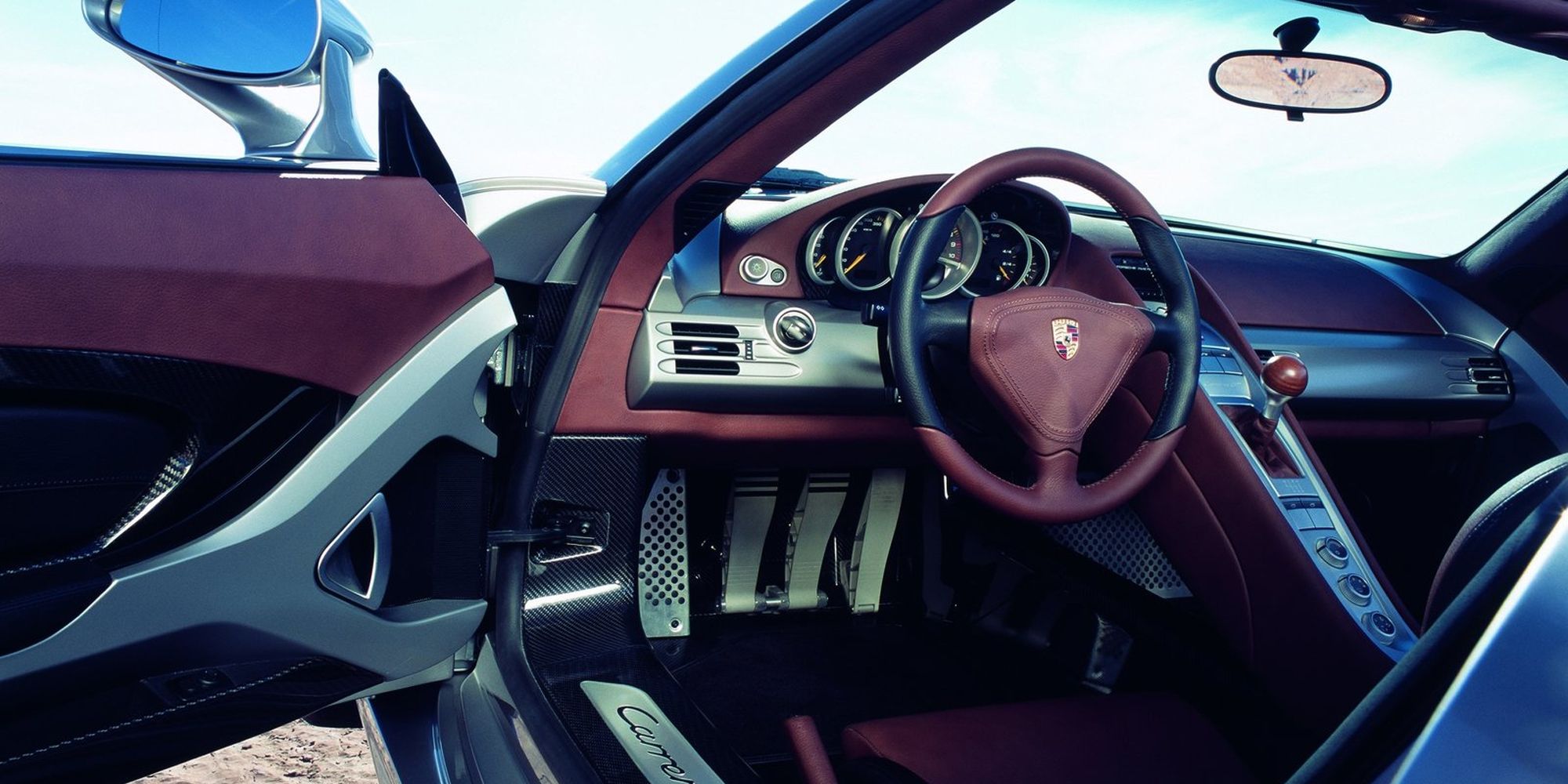 The interior of the Carrera GT