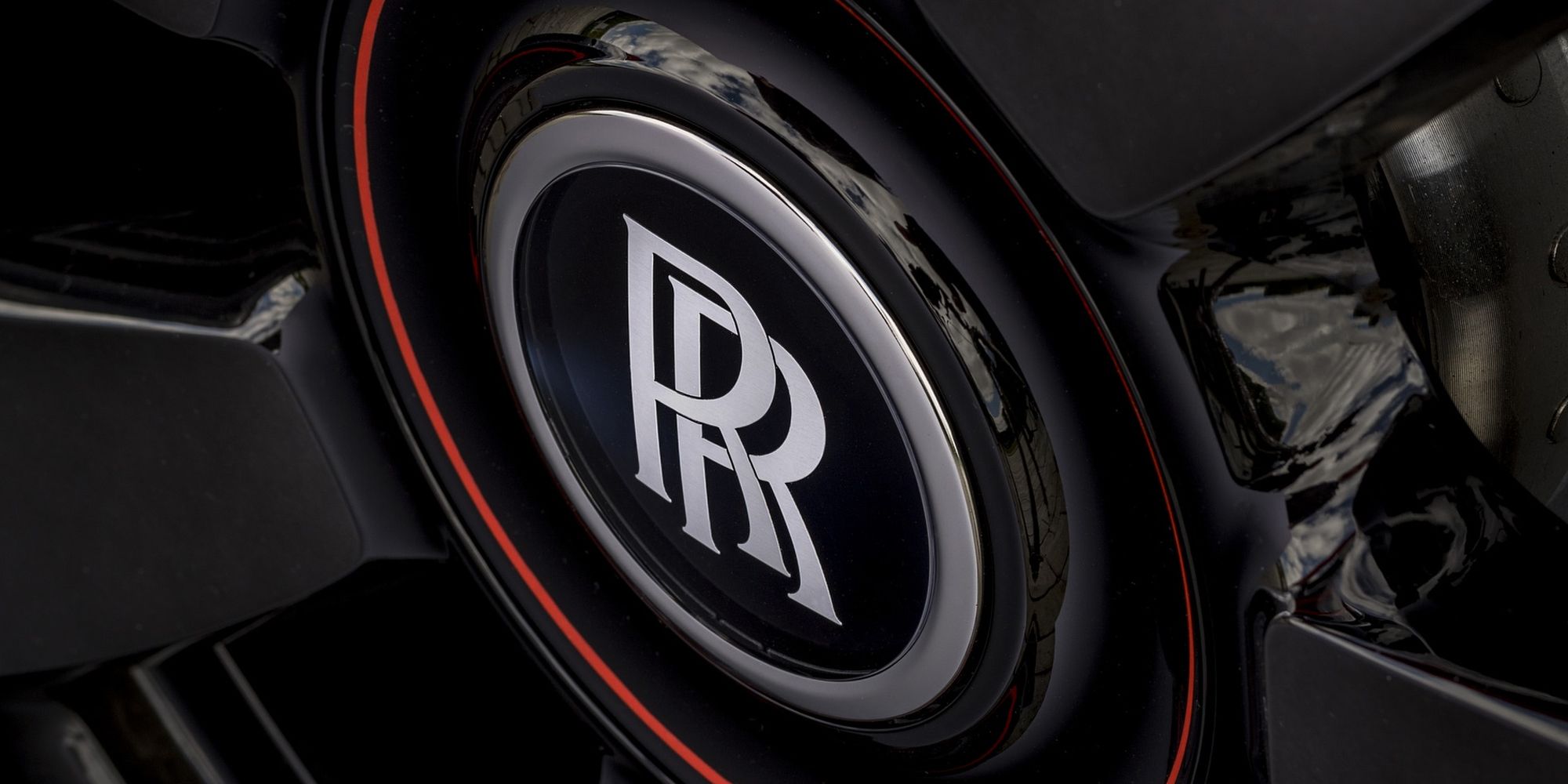 The Rolls Royce wheel caps on the Cullinan