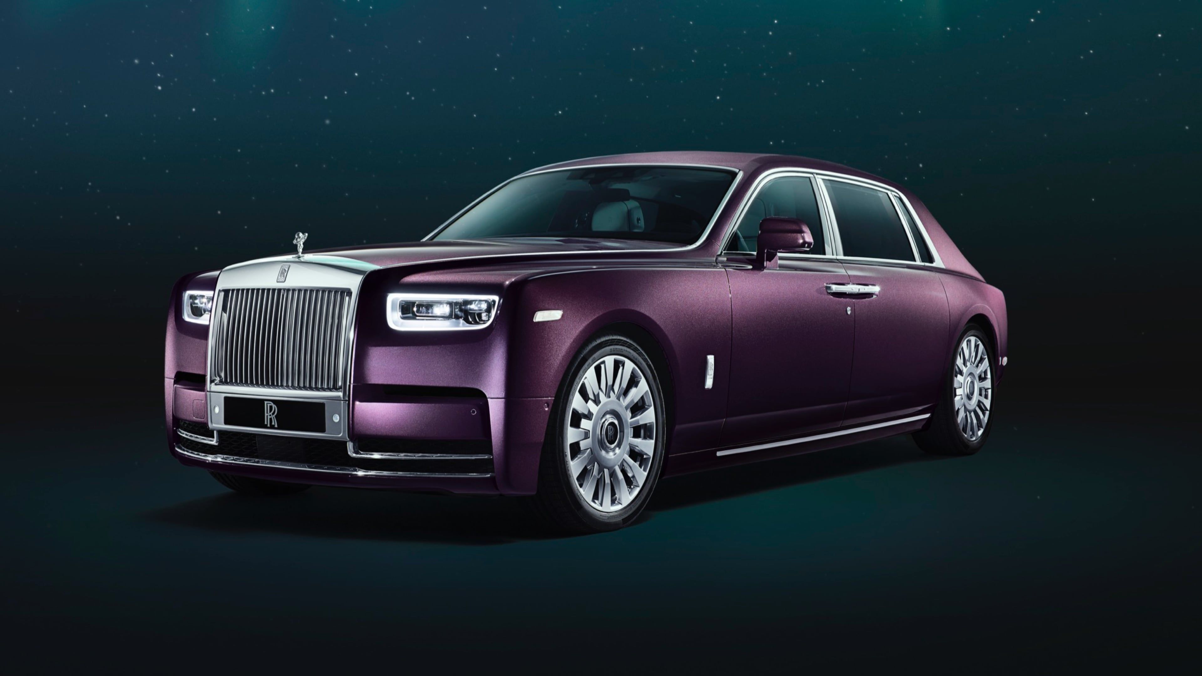 Rolls Royce Phantom Front View