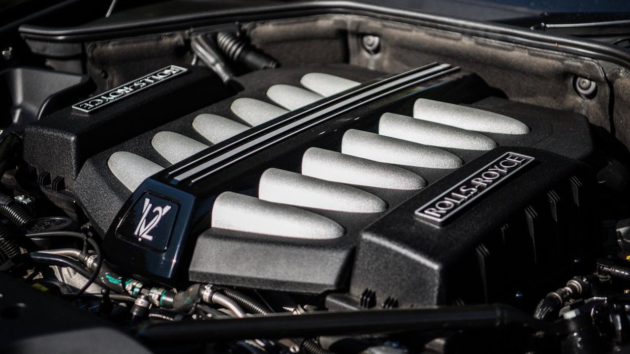 Rolls Royce Wraith's Powerful Engine