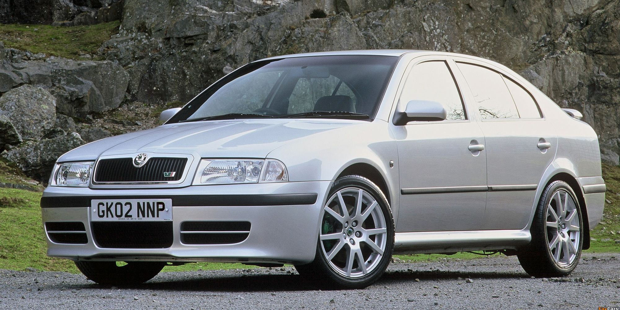 The front of the Mk1 Octavia RS in silver