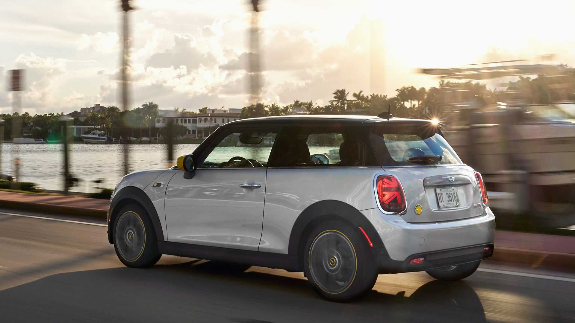 10 Reasons Why The Mini Cooper SE Is The Perfect Electric City Car