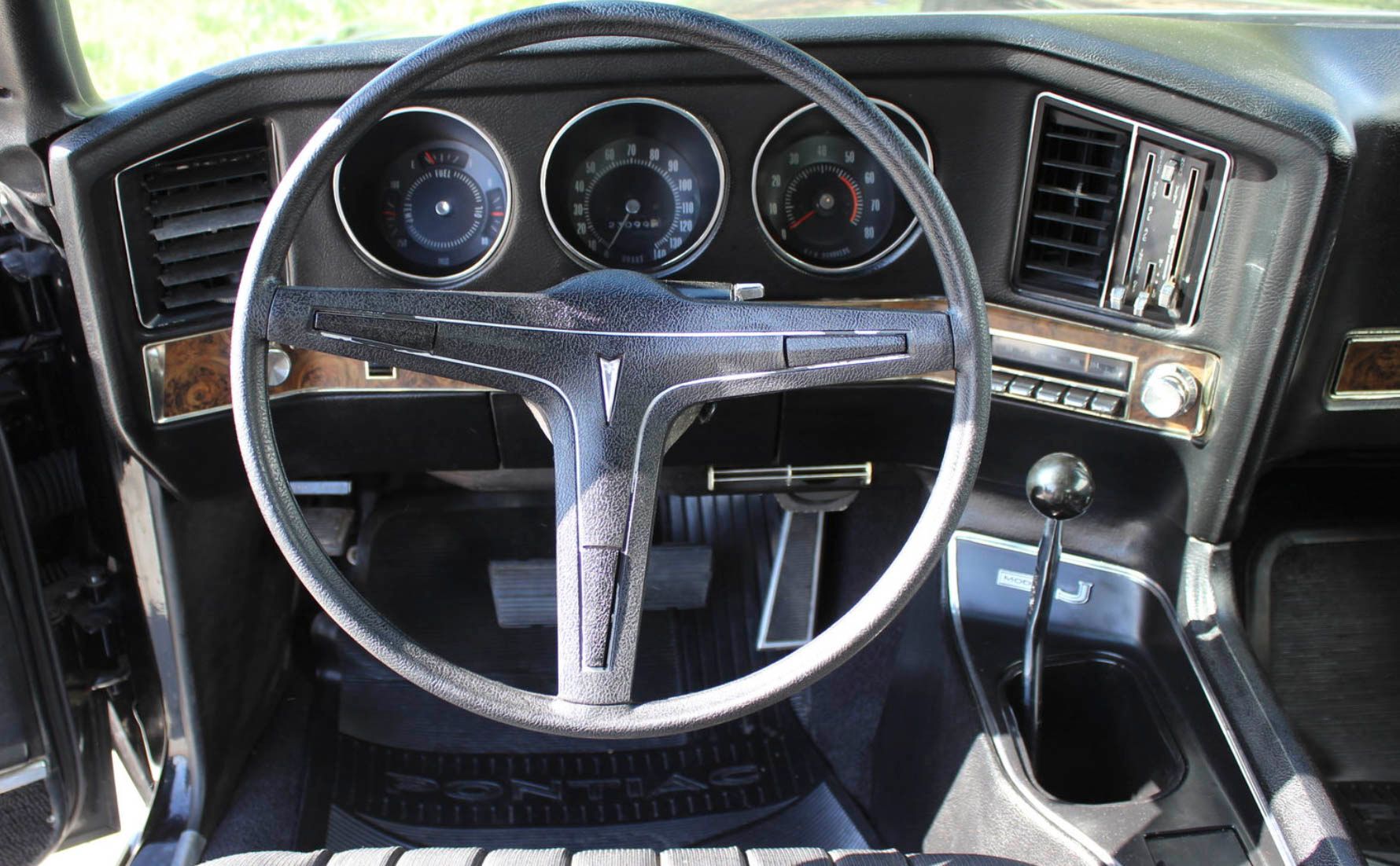 10 Coolest Muscle Car Steering Wheels In The Industry