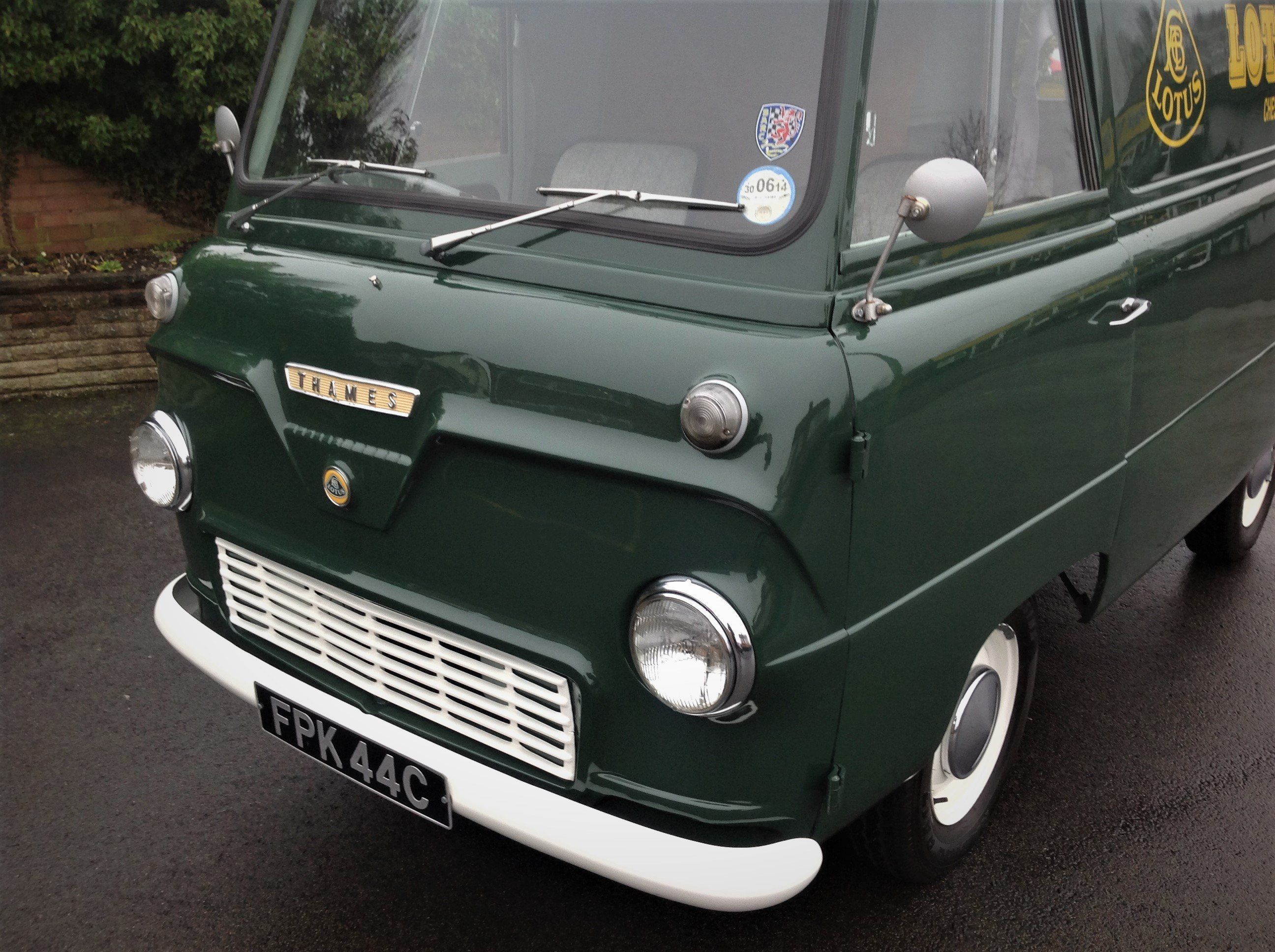 Thames 400E, Manufactured by Ford of UK