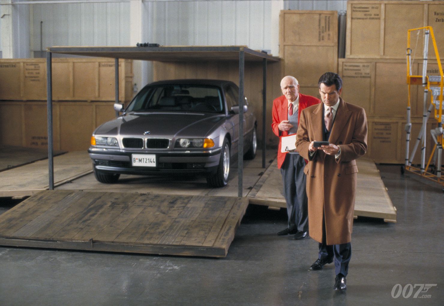 1997-BMW-750iL-–-Tomorrow-Never-Dies-(1997)