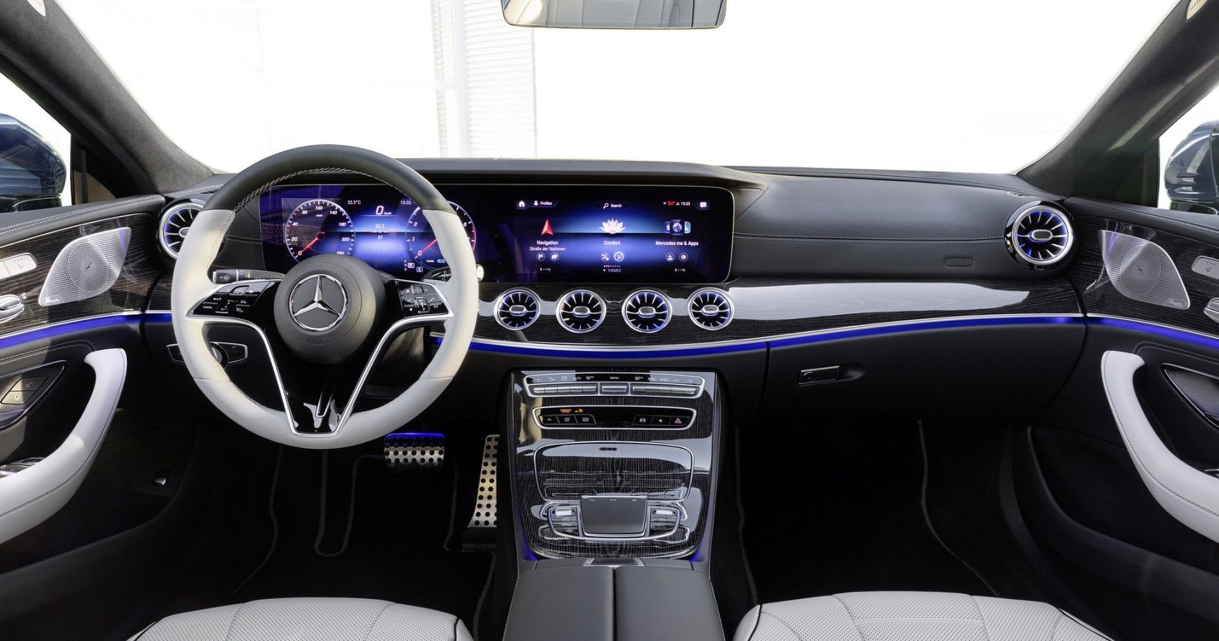 2022 Mercedes-Benz CLS-Class dashboard layout view