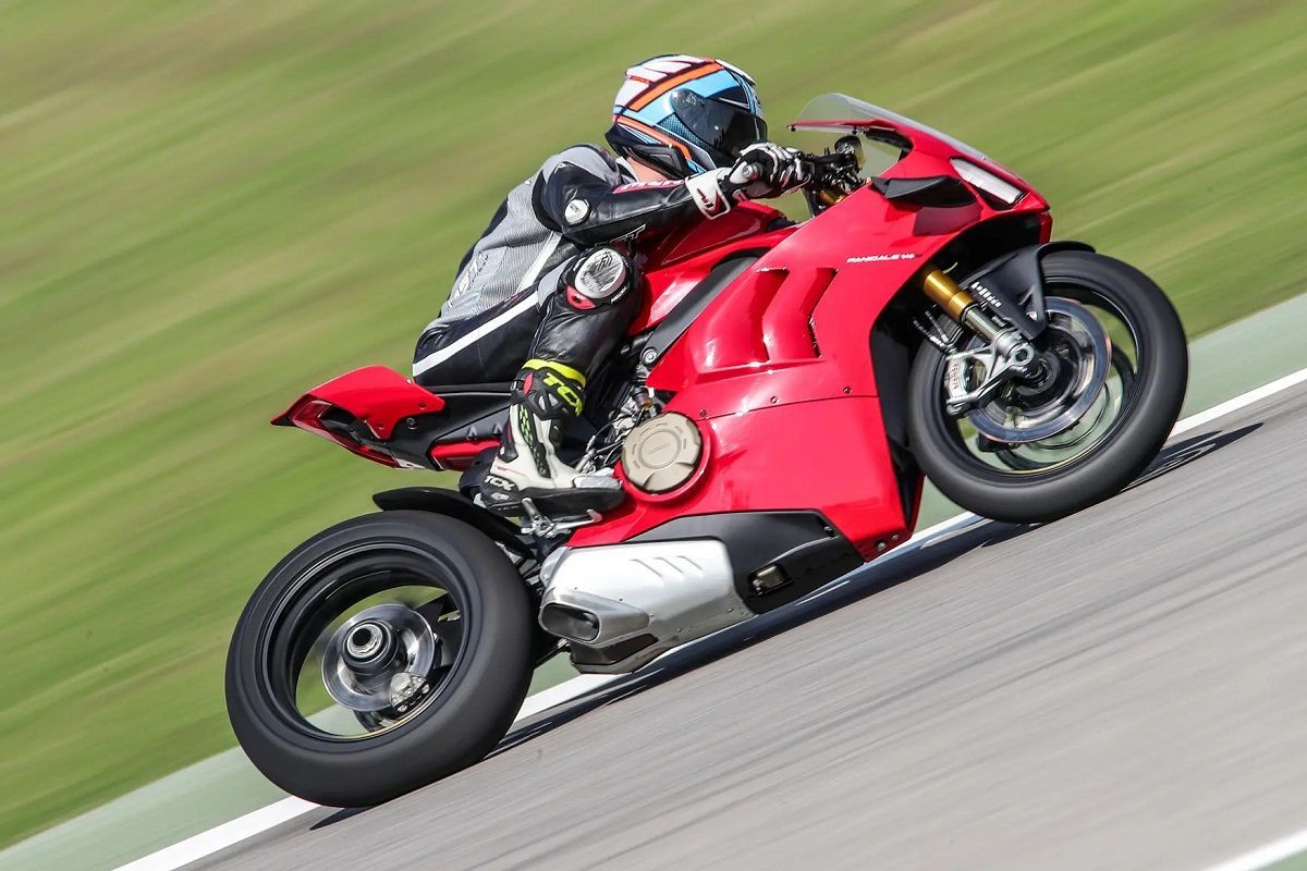 3.-Ducati-Panigale-V4S