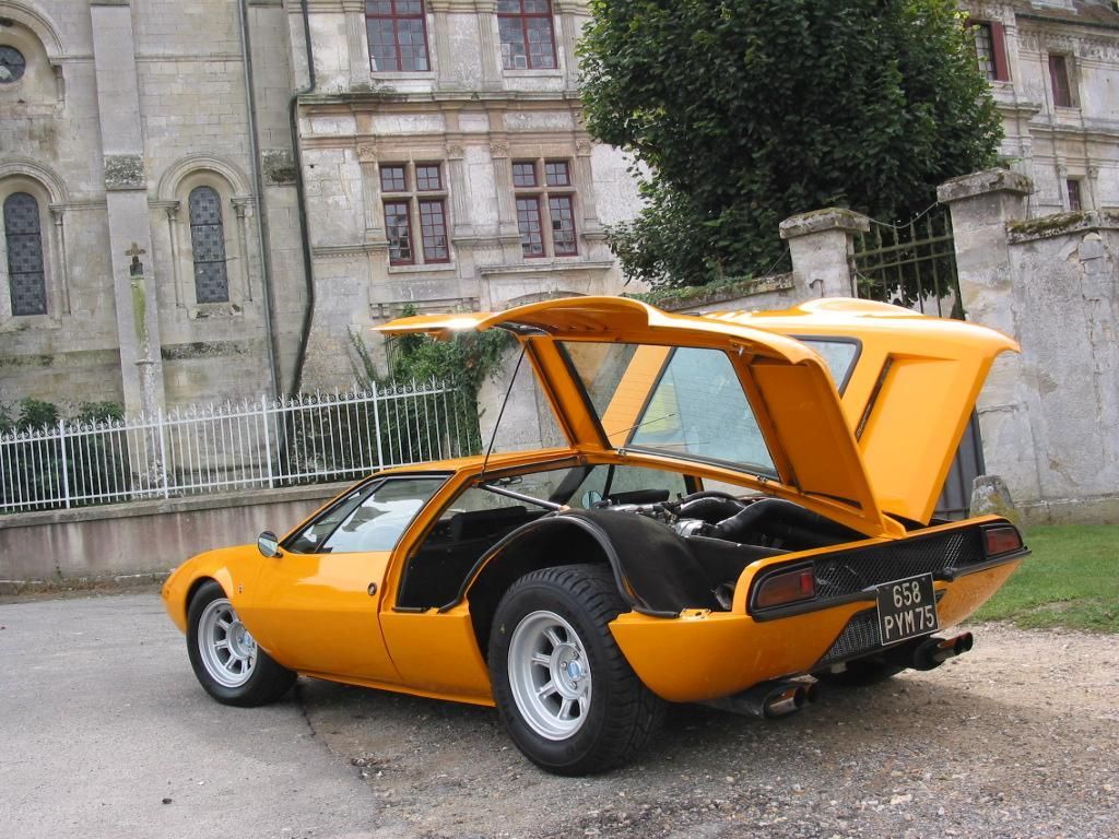 1971 De Tomaso Mangusta In Orange Rear View