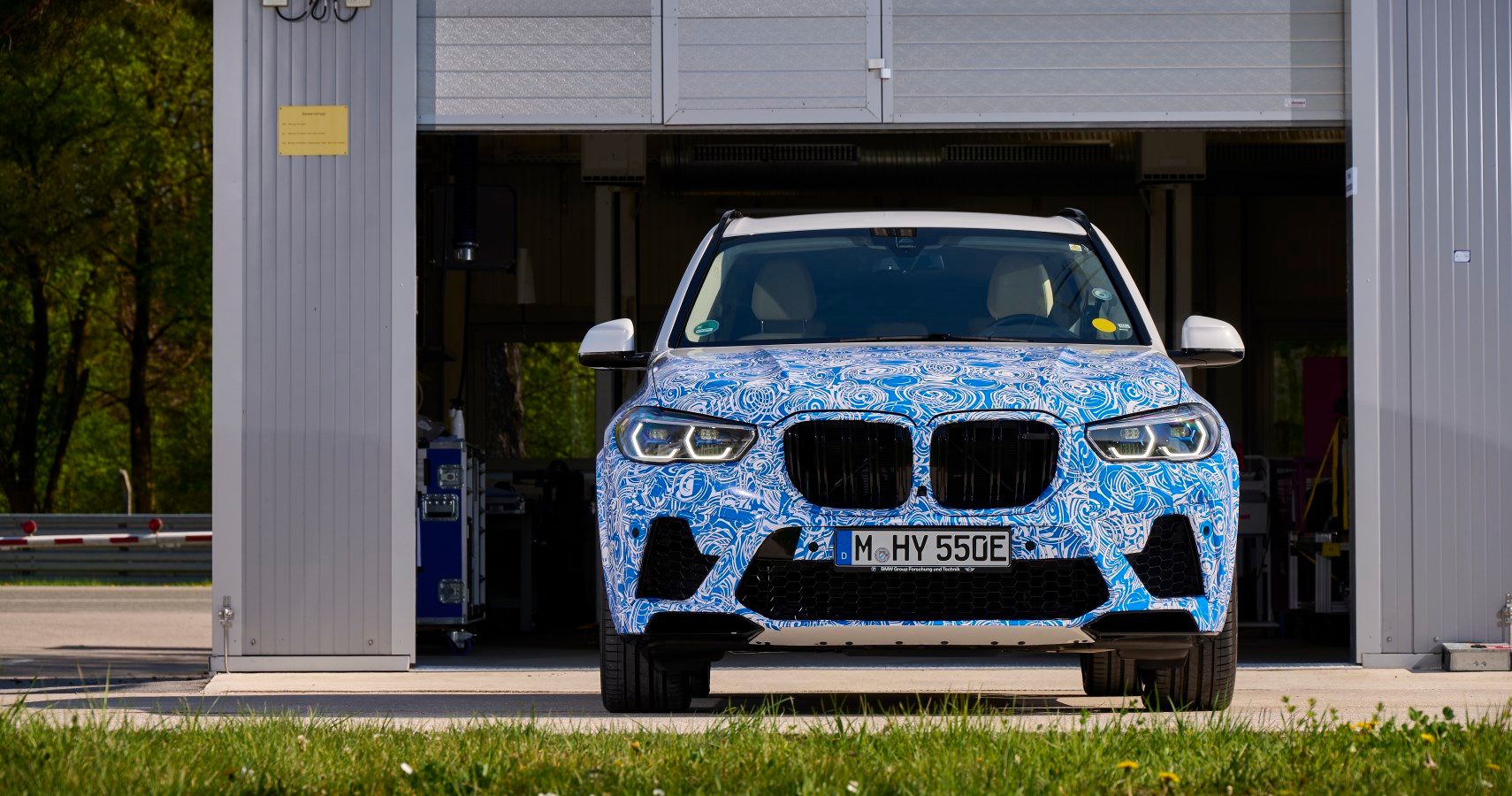 BMW i Hydrogen NEXT Head On View