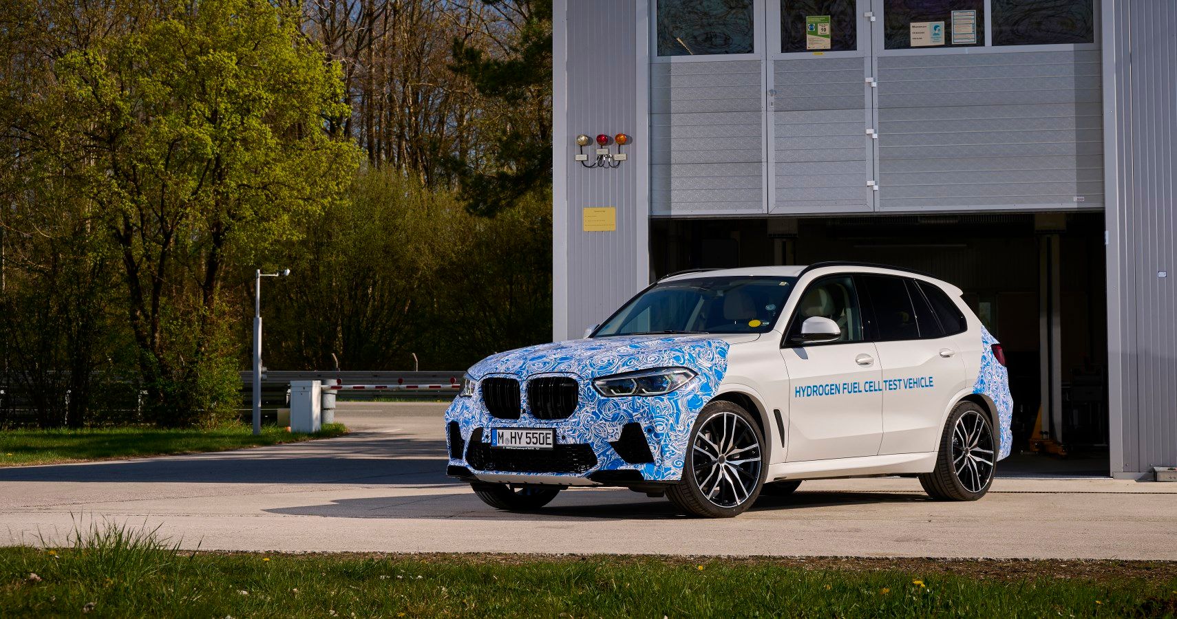 BMW i Hydrogen NEXT Parked