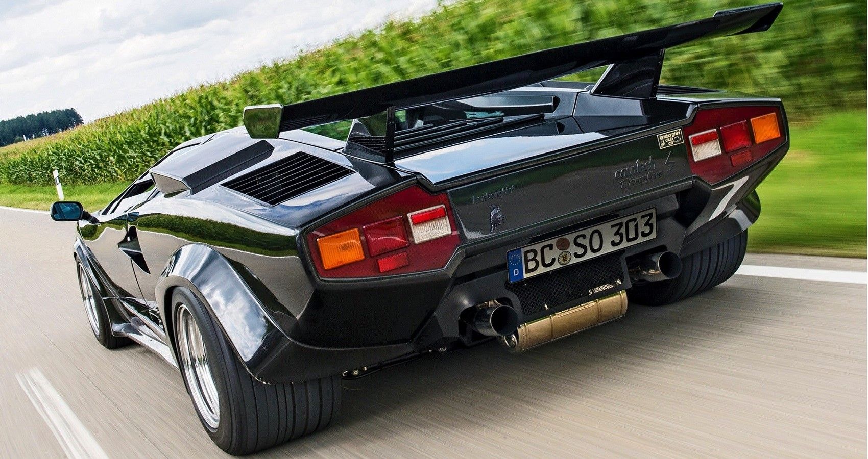 Countach Turbo S - Rear view