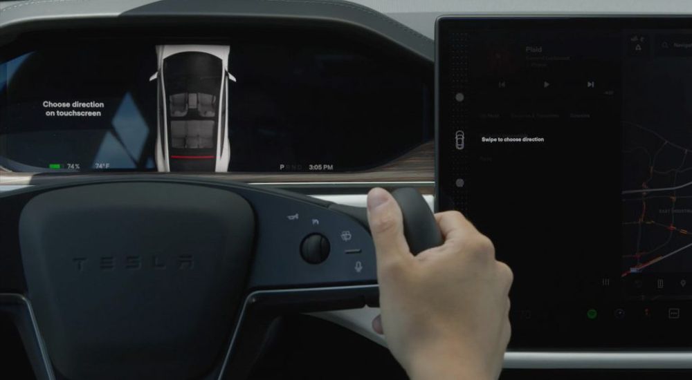 Driving The Tesla Model S Plaids Without A Steering Wheel