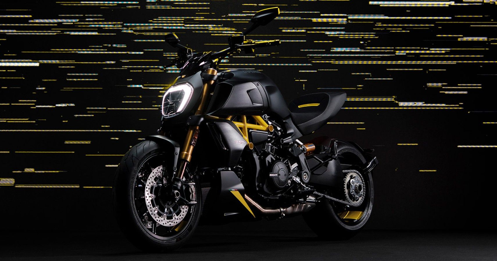 A 2022 Ducati Diavel 1260 S Black and Steel edition.