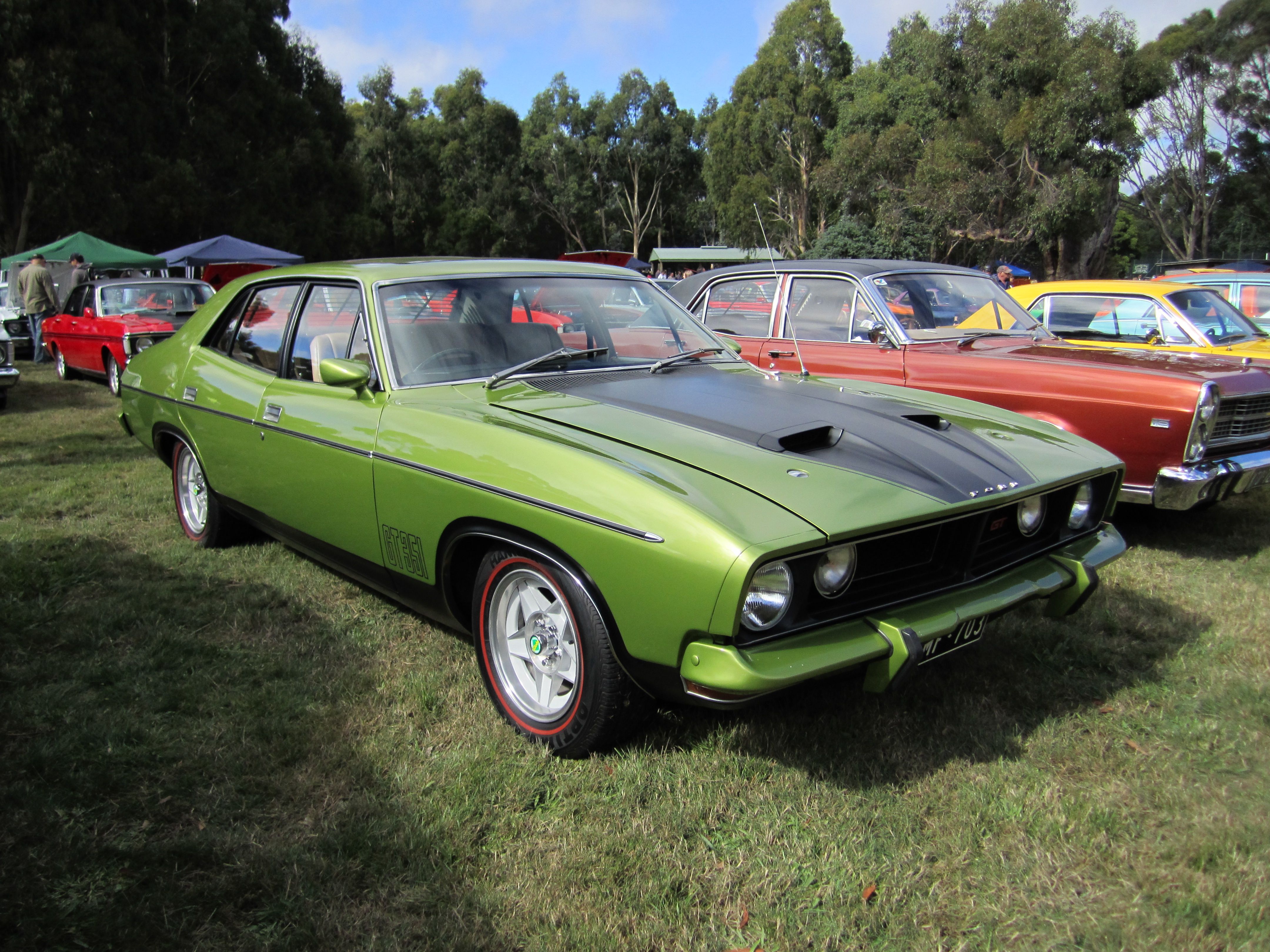 Ford_Falcon_XB_GT_Sedan_Frosted_Lime