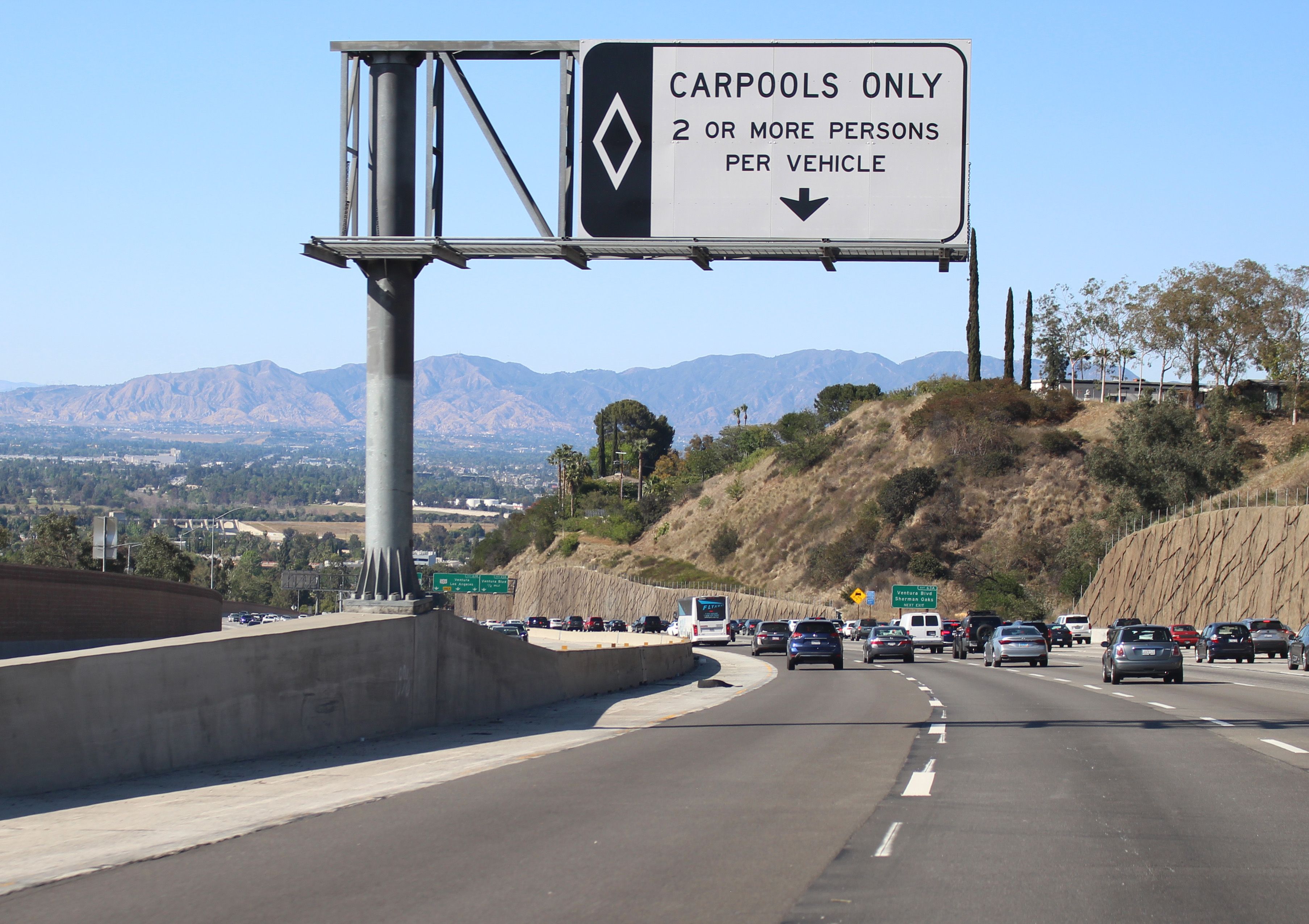 Interstate_405_Carpool_Lane_Sign