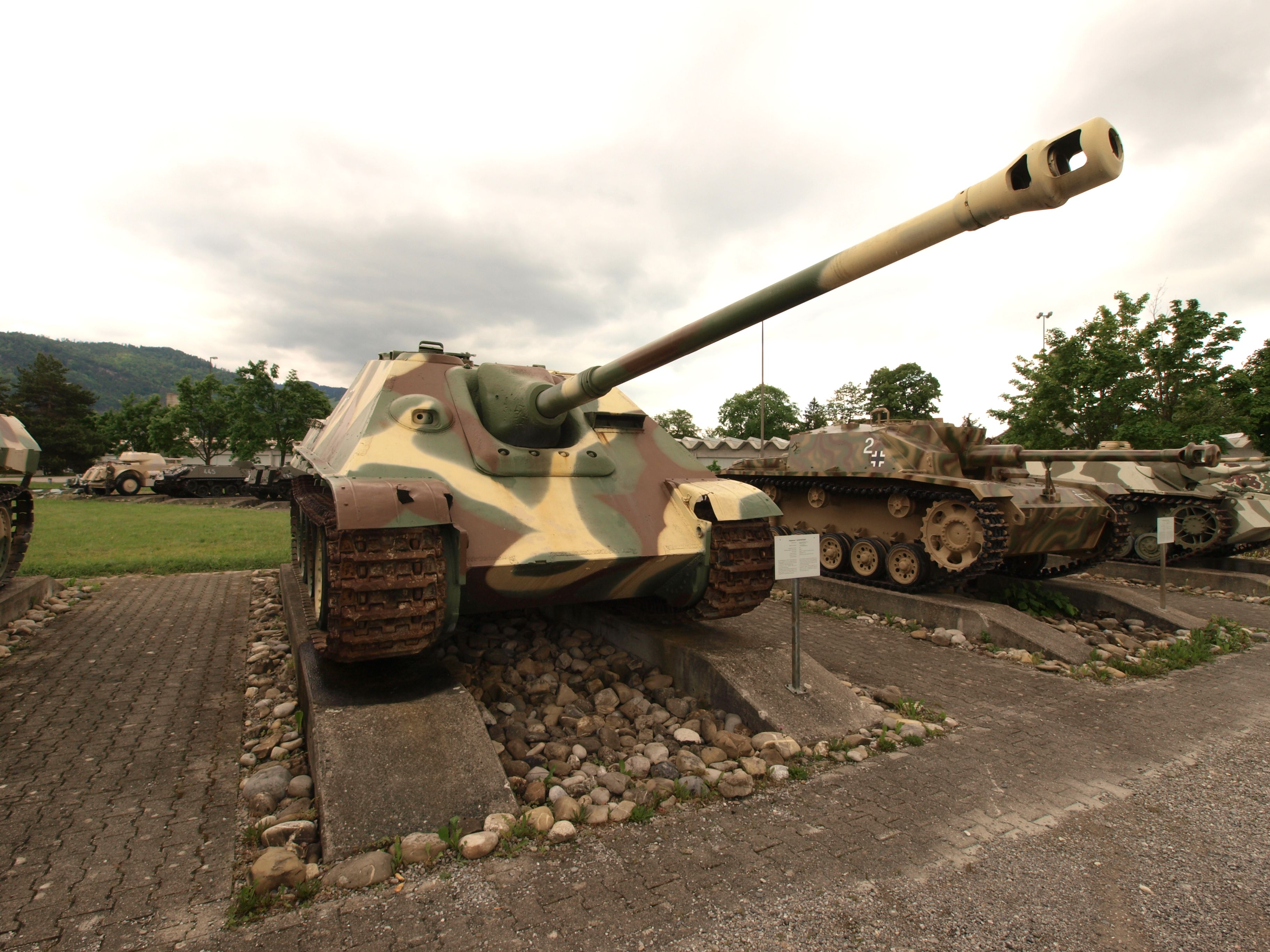 Jagdpanther_Tank_Destroyer_pic02