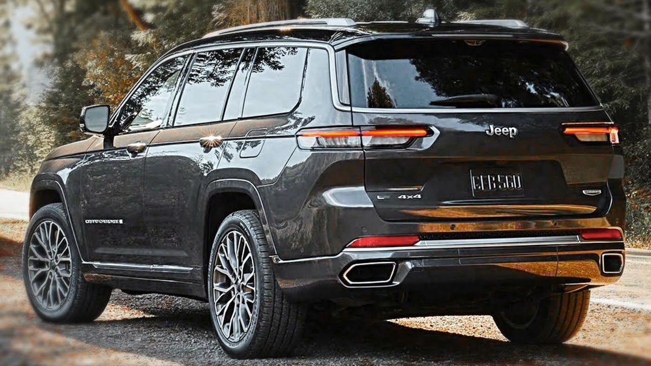 Rear View Of 2022 Jeep Grand Cherokee L