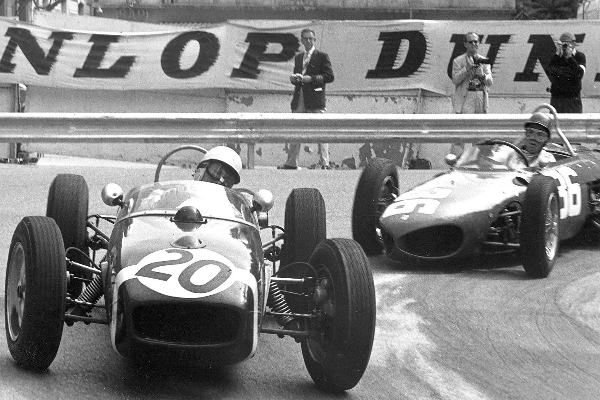 Stirling-Moss-leads-a-Ferrari-during-the-1961-Monaco-Grand-Prix