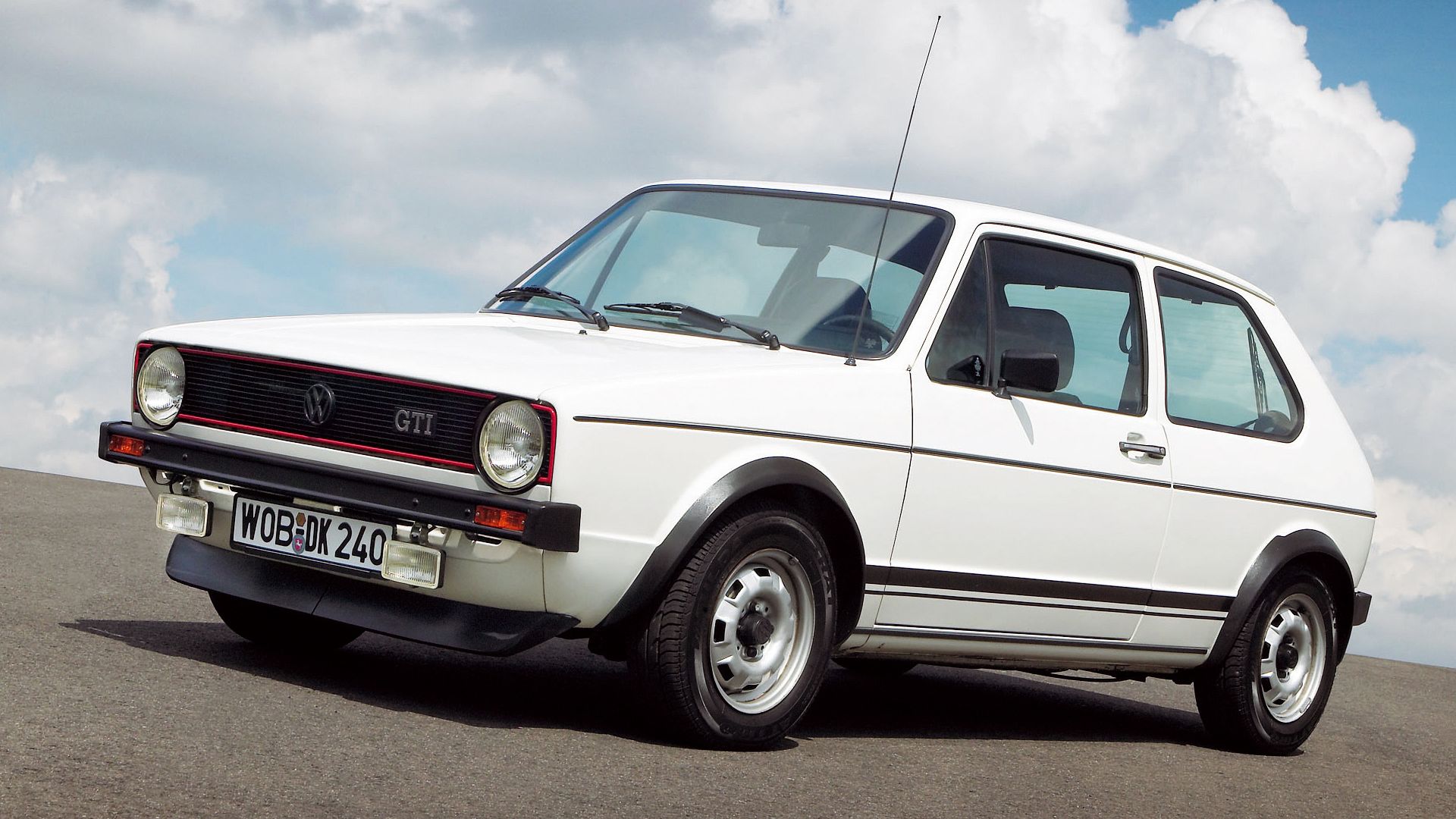 Front 3/4 view of the Golf GTI Mk1