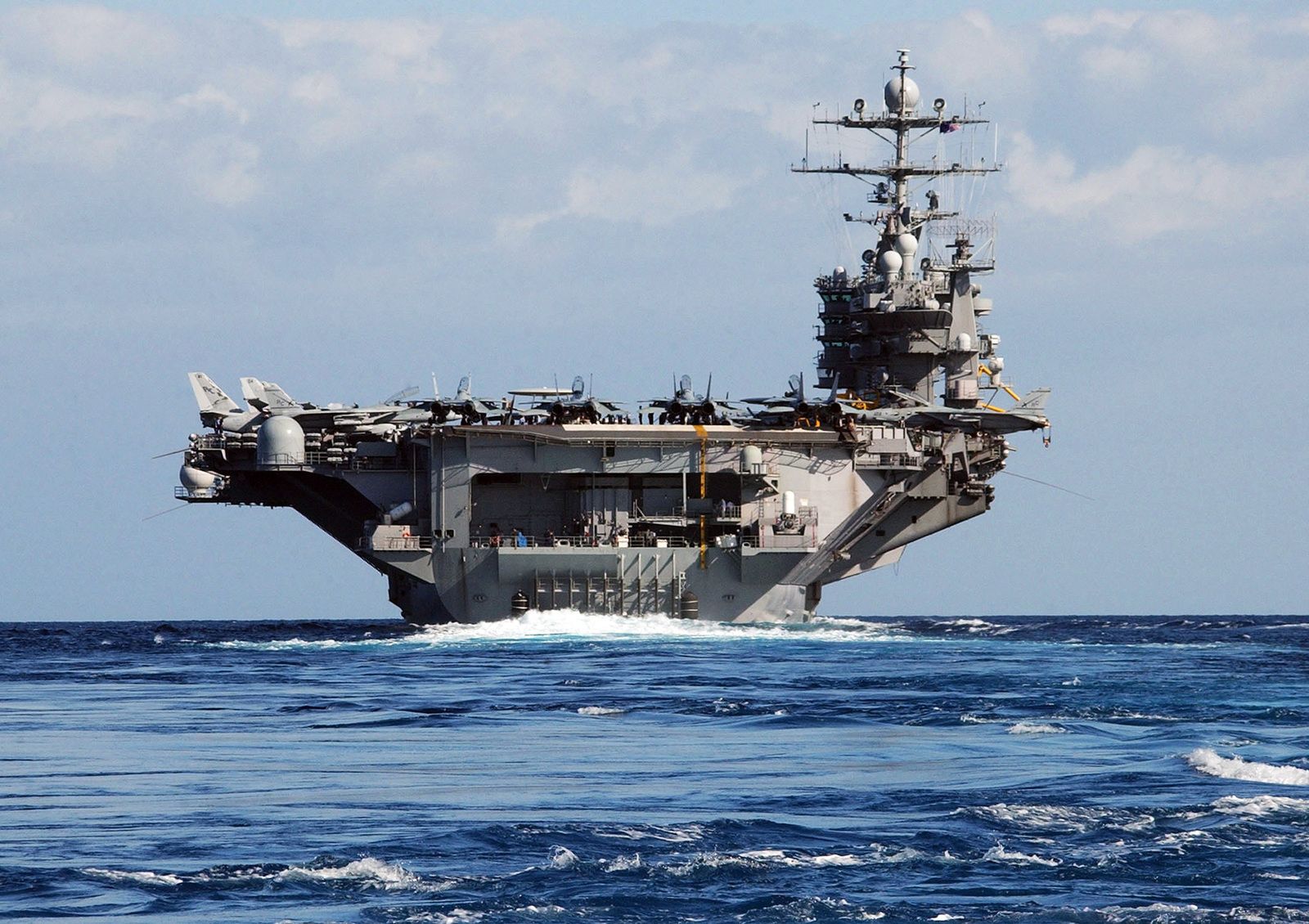 a-stern-view-of-the-us-navy-usn-nimitz-class-aircraft-carrier-uss-harry-s-truman-31ab3d-1600