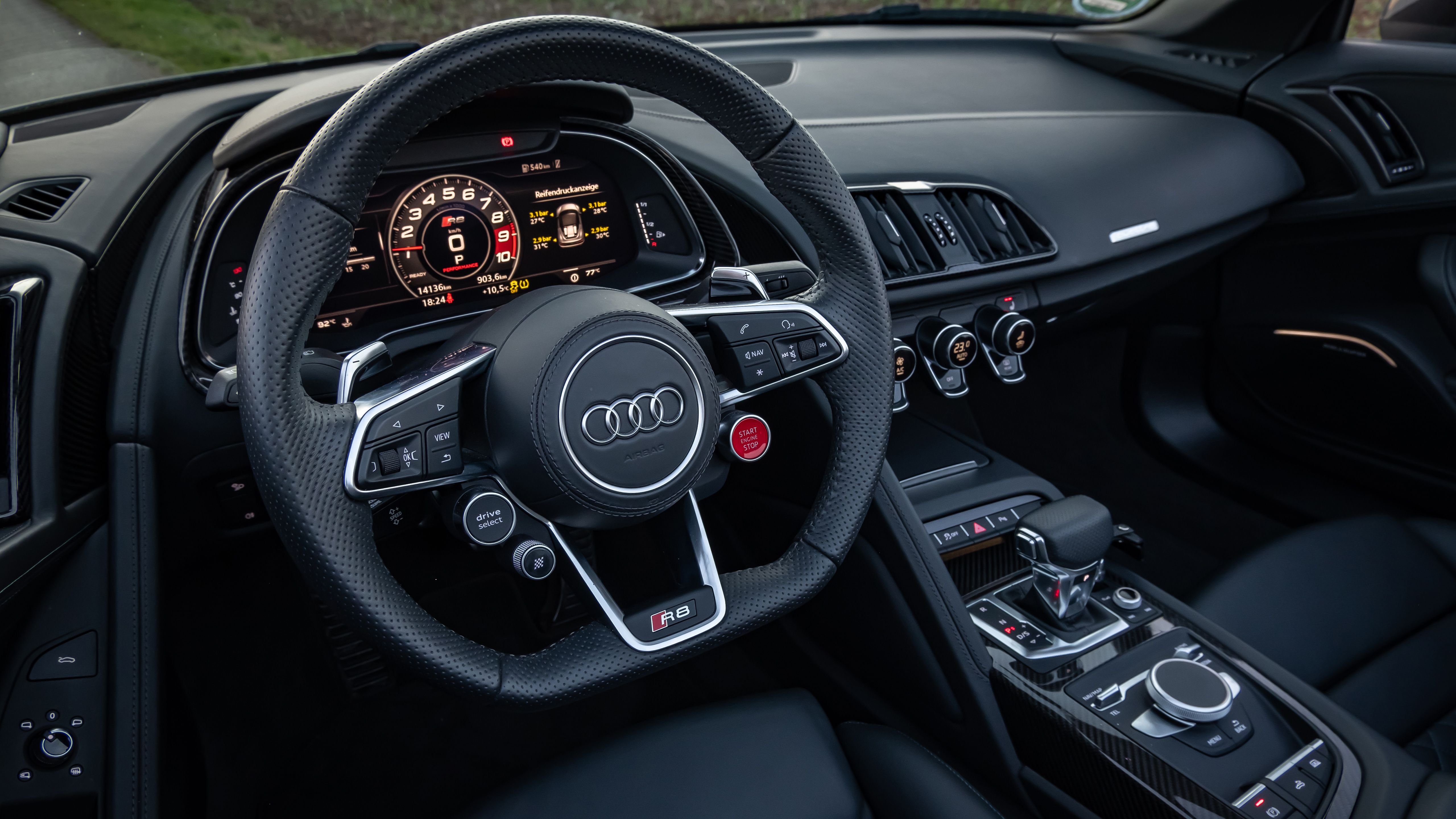 audi_r8_v10_performance_spyder_5k_interior-HD-1