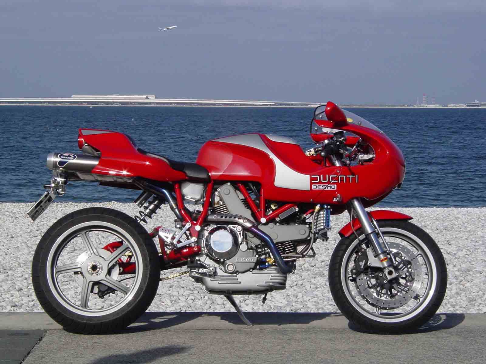 The 2001 Ducati MH900e
