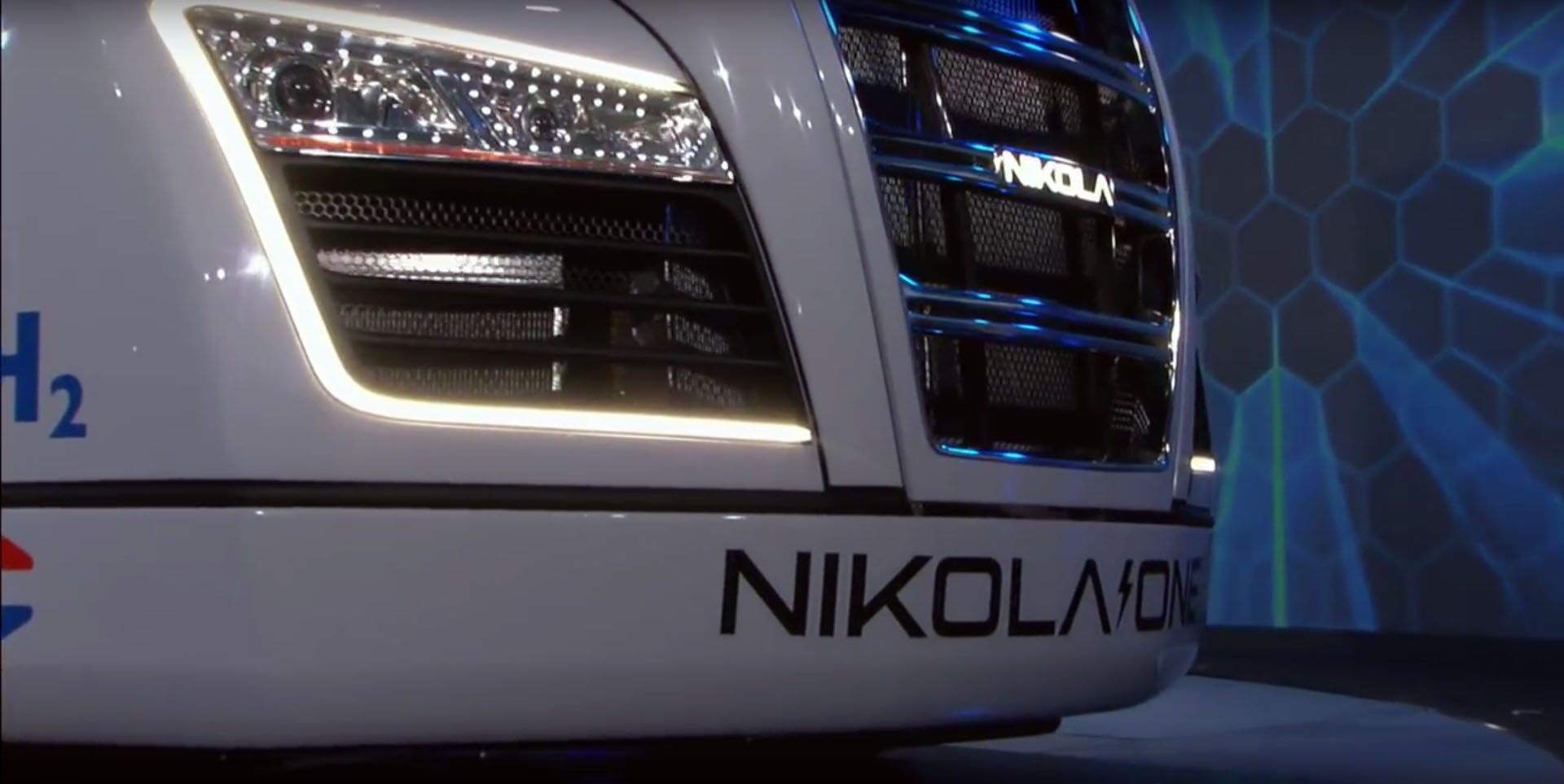 nikola-motor-unveils-the-nikola-one-truck-insists-it-s-on-course-to-deliver_5