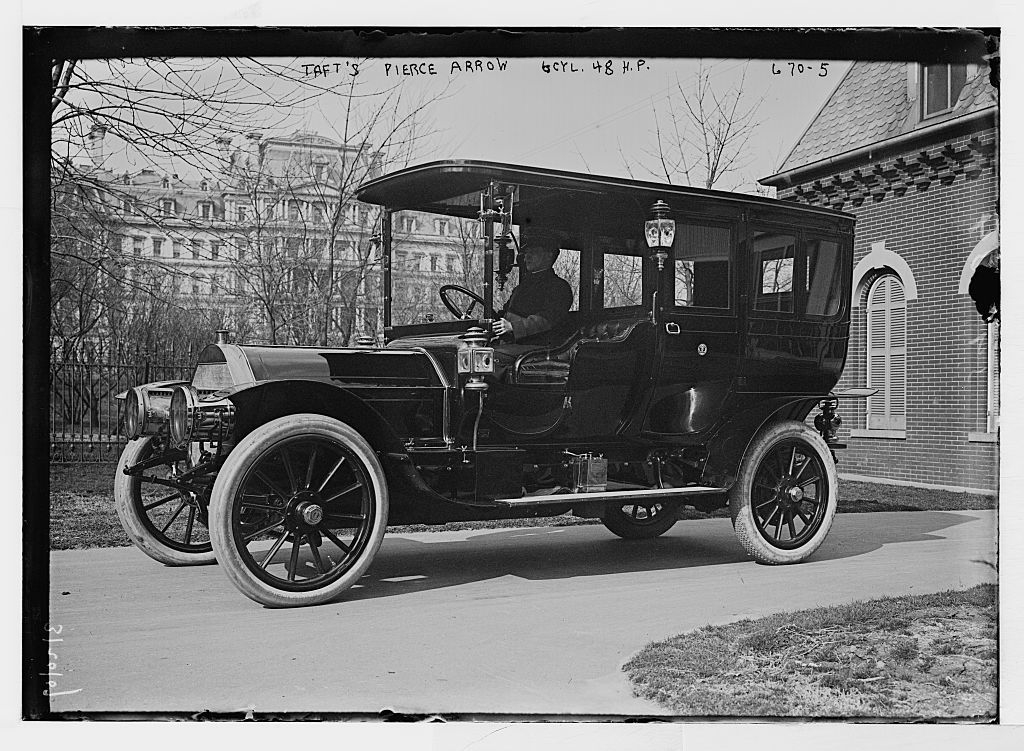 Check Out Out These Old Presidential Cars Before "The Beast"