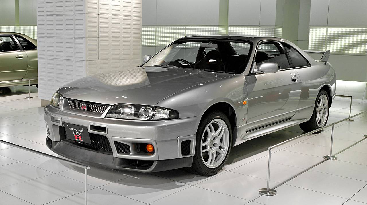 Here S What Made The Nissan Skyline R33 So Awesome Here S What Made The Nissan Skyline R33 So Awesome