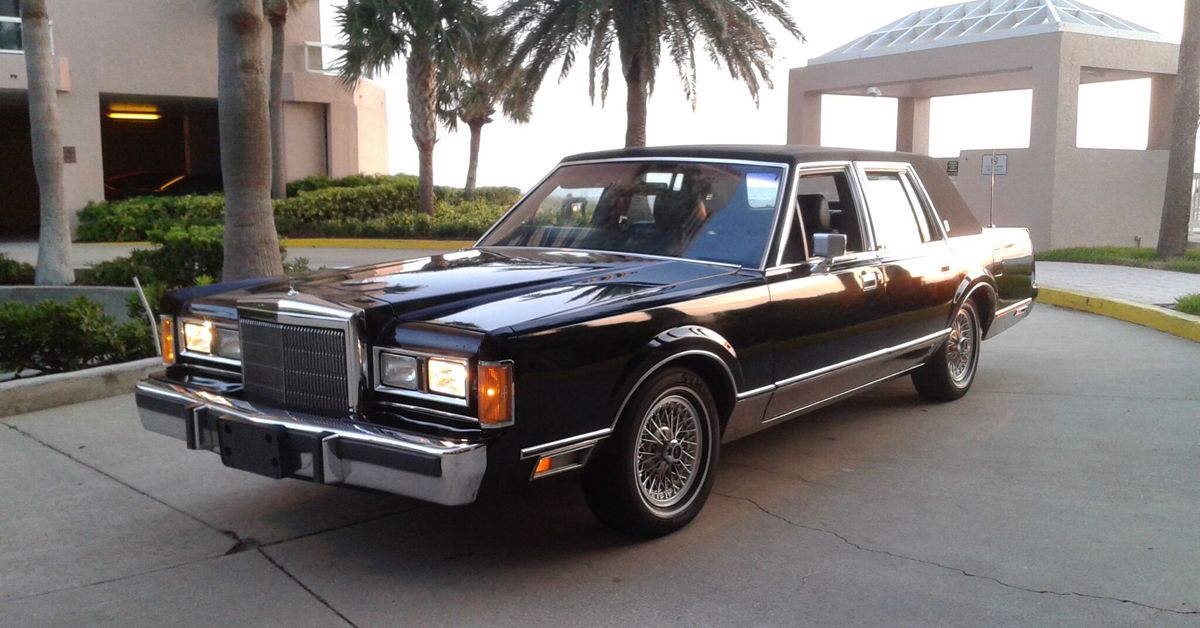 Full-Size 1980s Lincoln Town Car 
