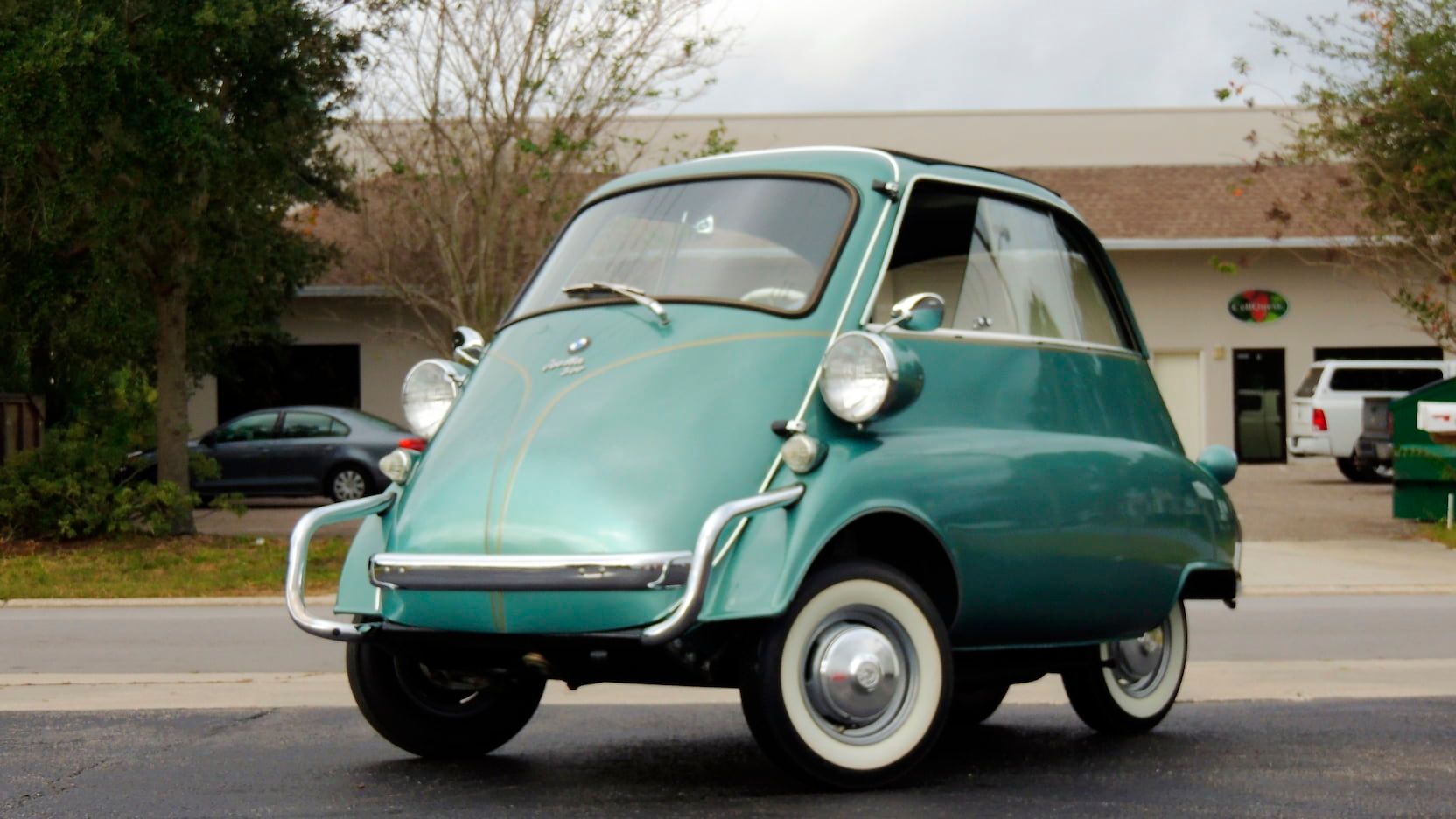 1958 BMW Isetta 300, light blue, surf green, Mecum