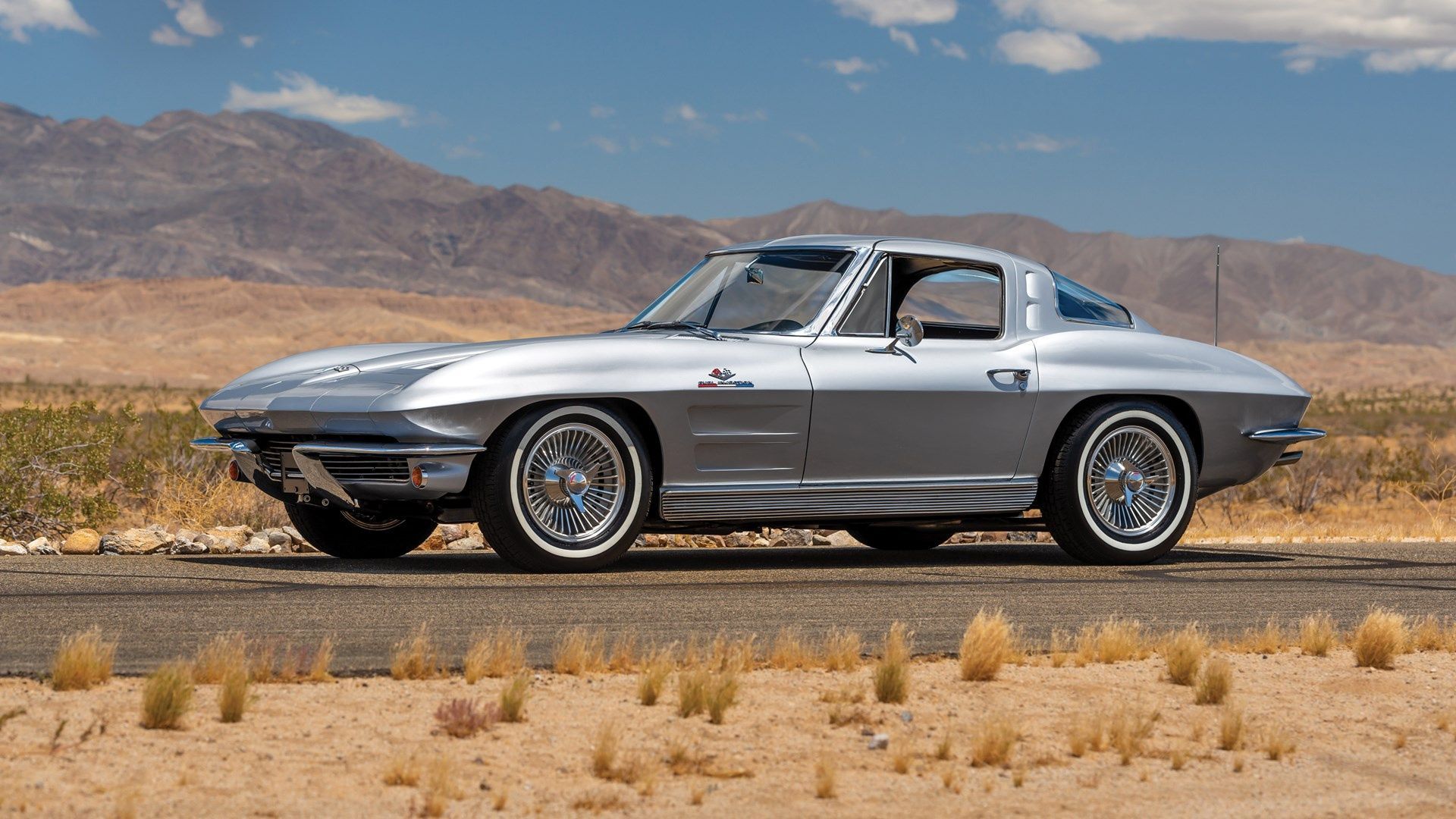 1963-Chevrolet-Corvette-Sting-Ray-1