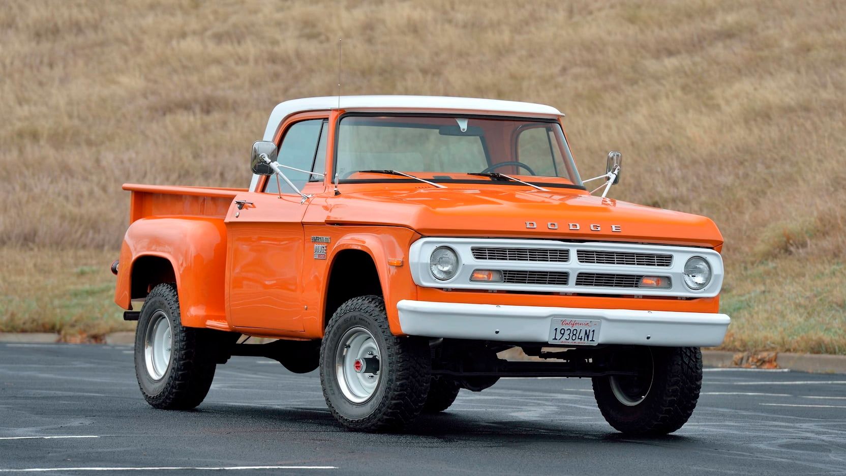 1970 Dodge W100 Power Wagon, orange