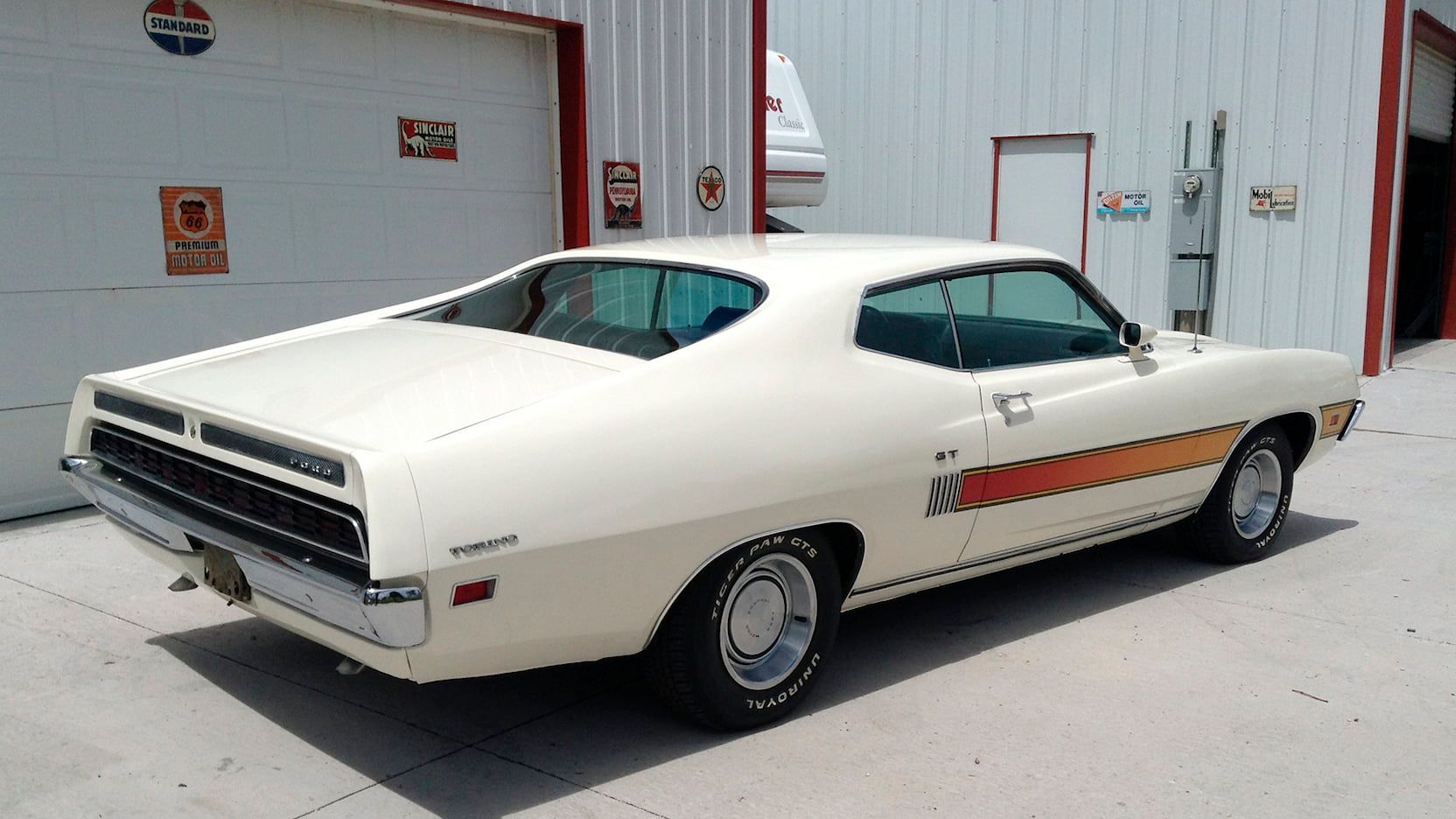 1970 Ford Torino GT 351, white, decal, back, rear